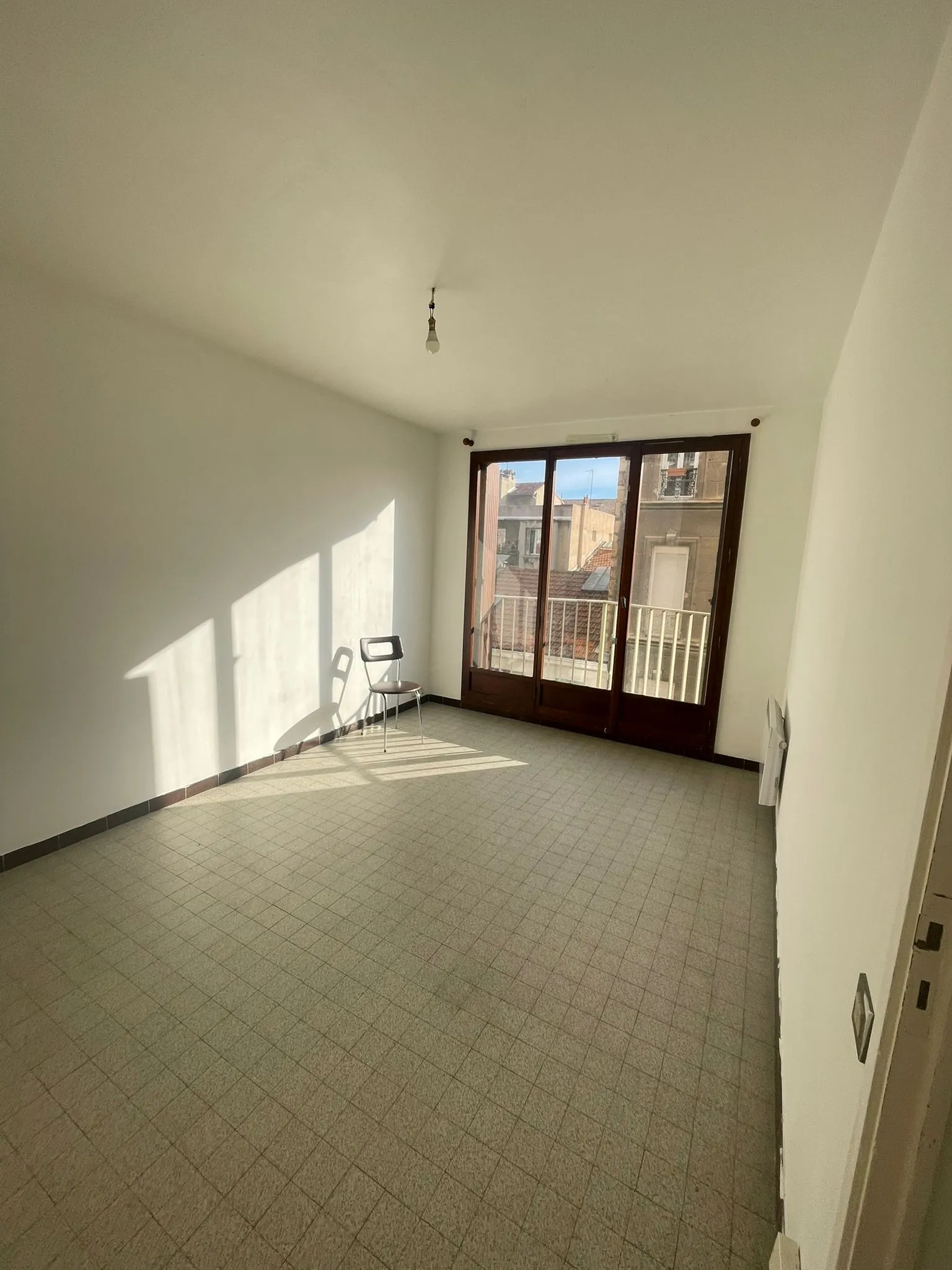 Charmant appartement 1 pièce de 30 m² à Marseille dans le quartier Baille 