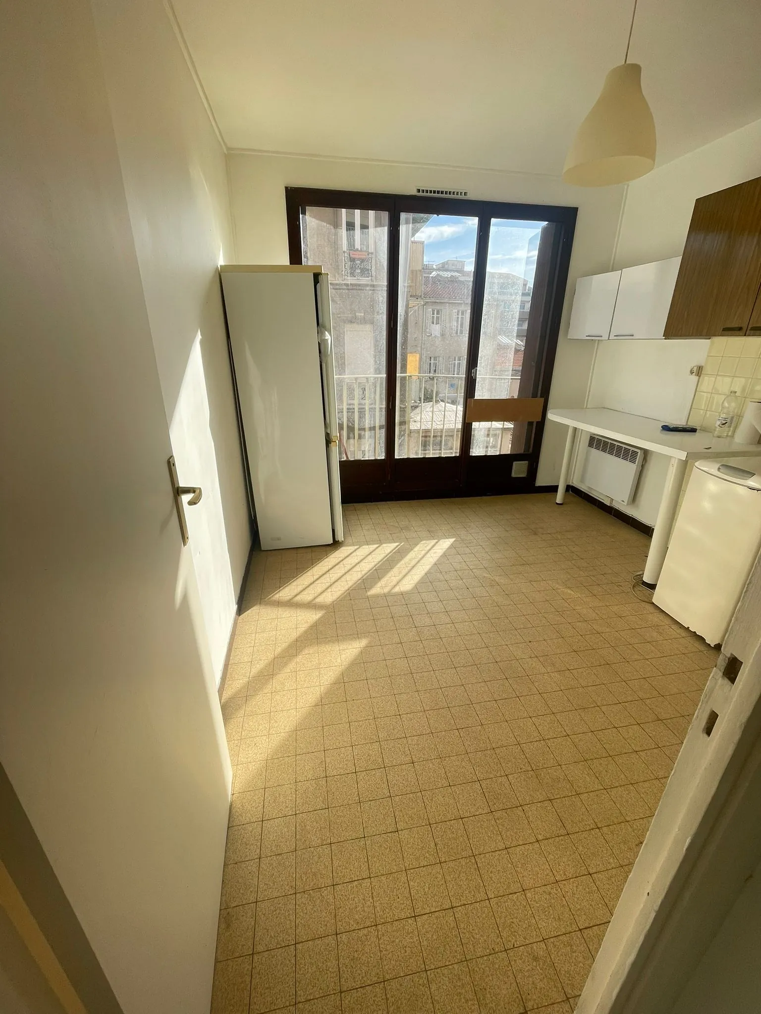 Charmant appartement 1 pièce de 30 m² à Marseille dans le quartier Baille 