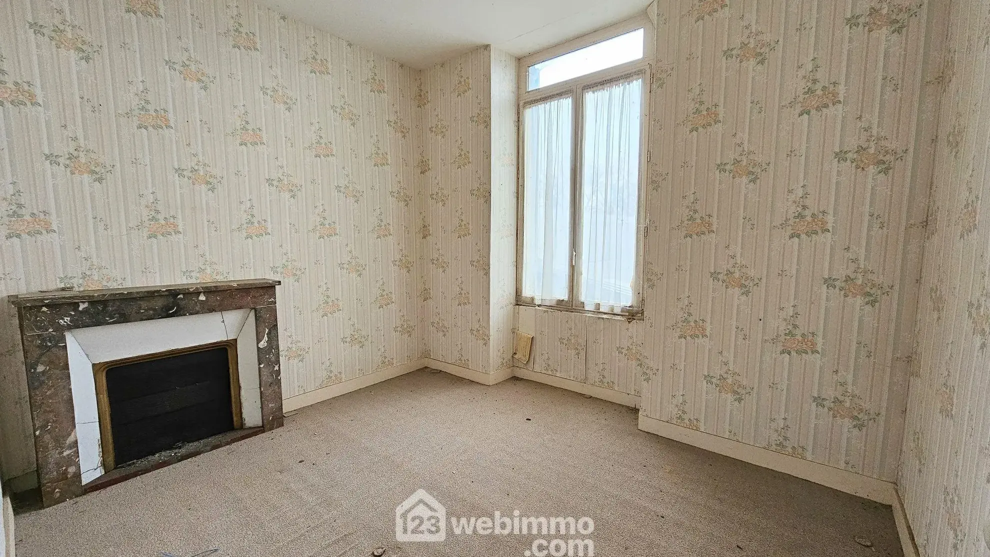 Grande ferme à Rénover avec dépendances dans le Rumont - La Chapelle-la-Reine 