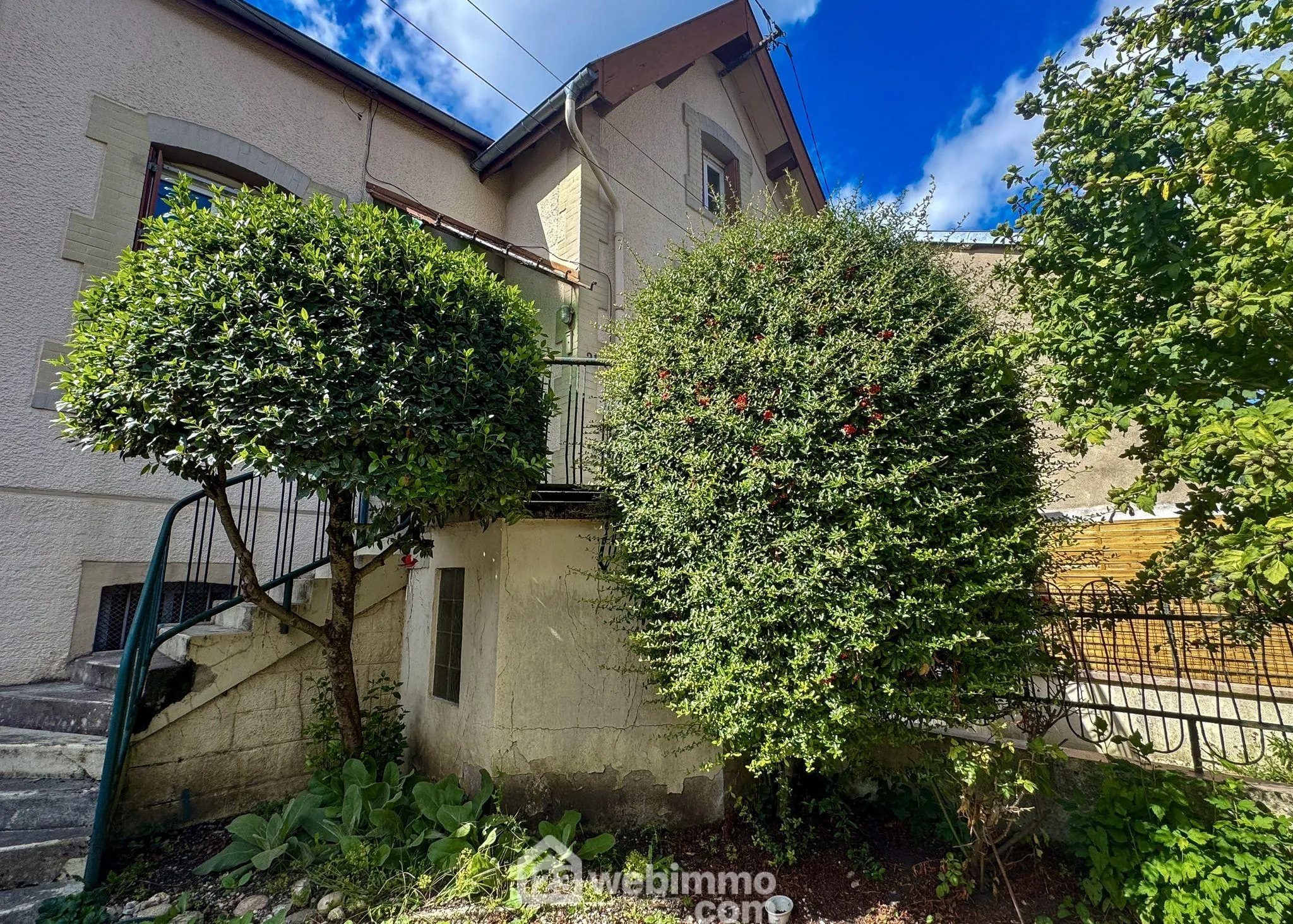 Maison de 84m² avec jardin et potentiel de rénovation à Belleville-sur-Meuse