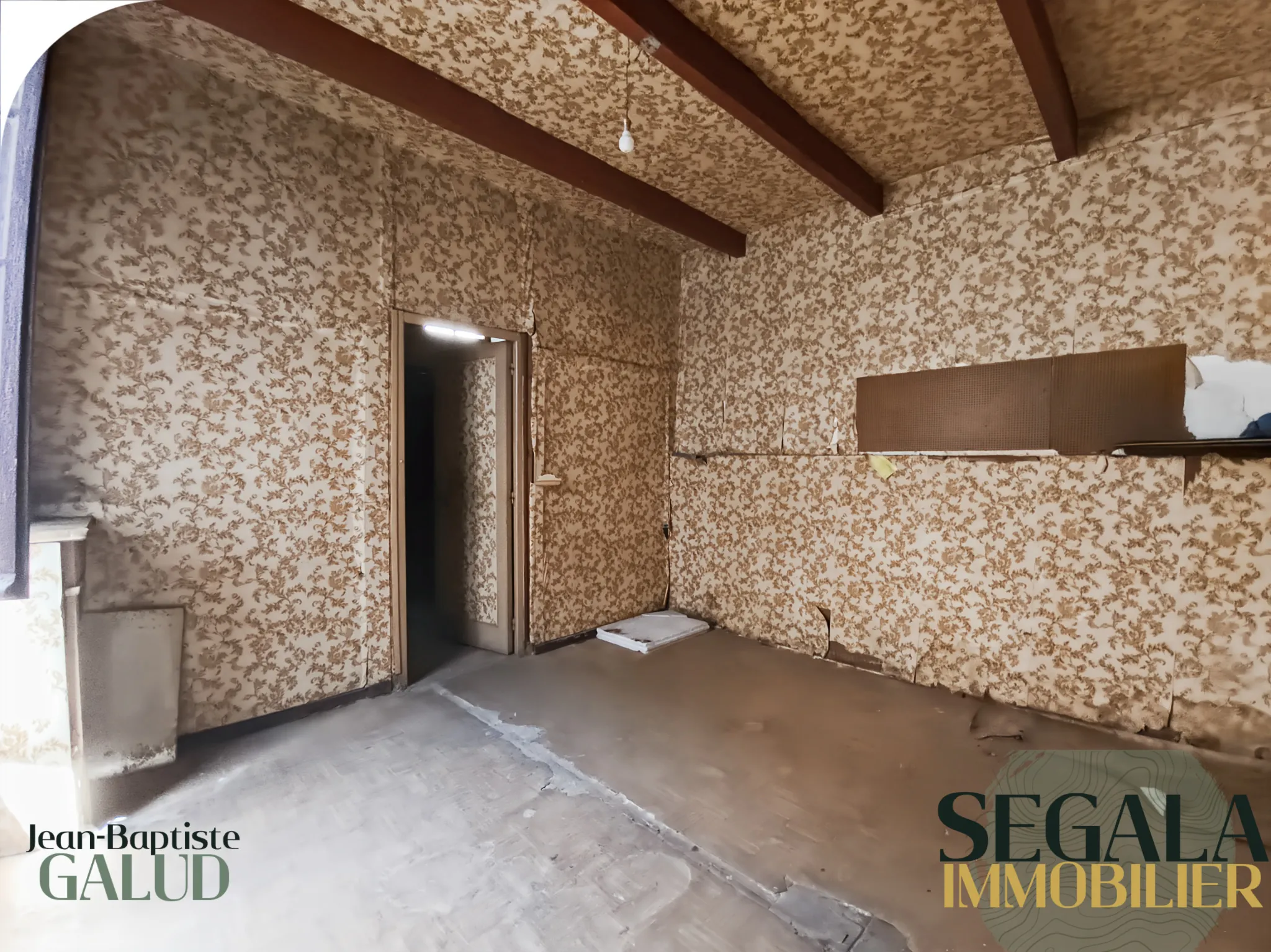 Immeuble de 220 m² à vendre à Blaye Les Mines, idéal pour investissement ou résidence 