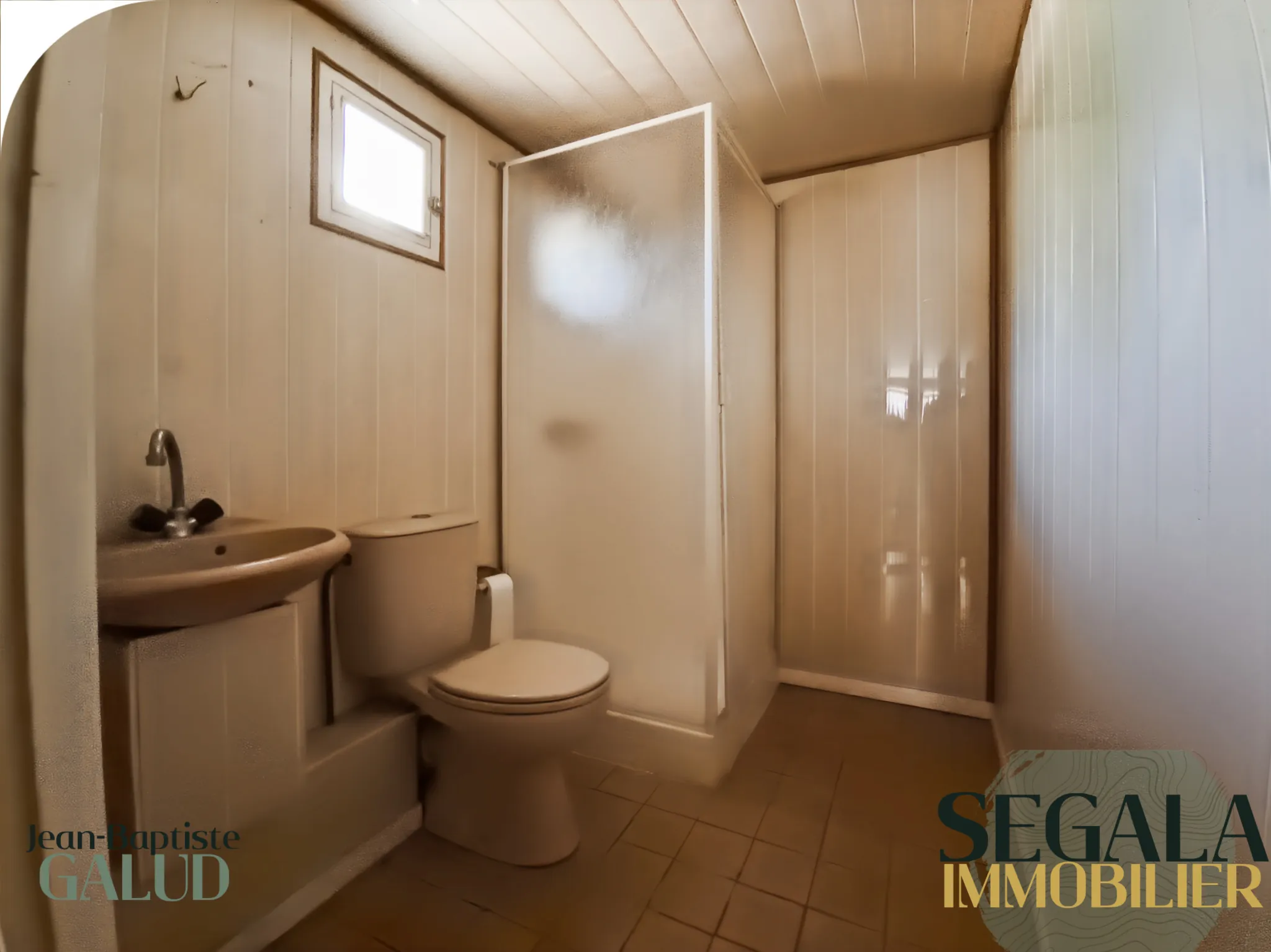 Immeuble de 220 m² à vendre à Blaye Les Mines, idéal pour investissement ou résidence 