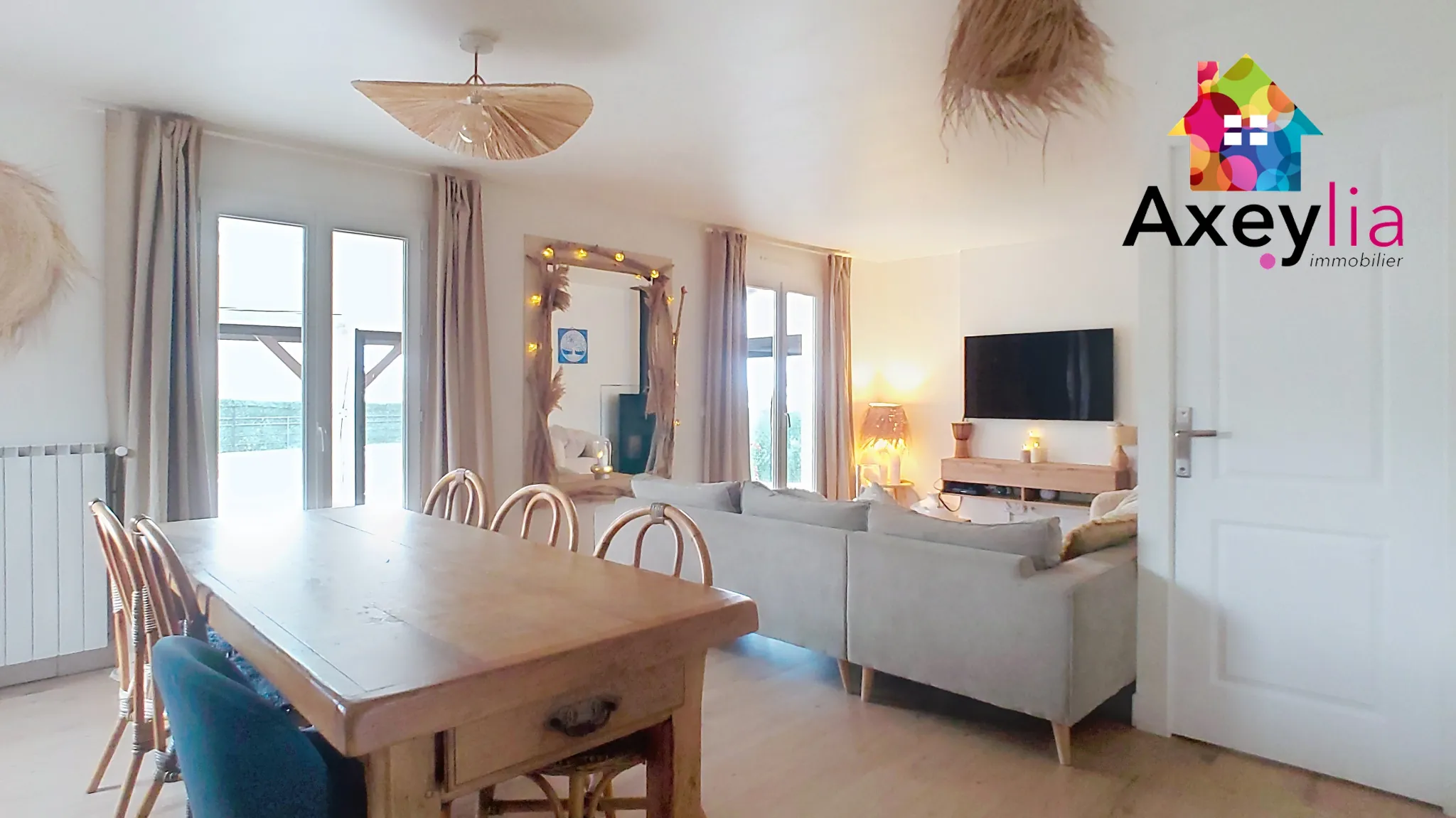 Maison à vendre à Briennon avec 4 chambres, piscine et jacuzzi - Immobilier résidentiel 