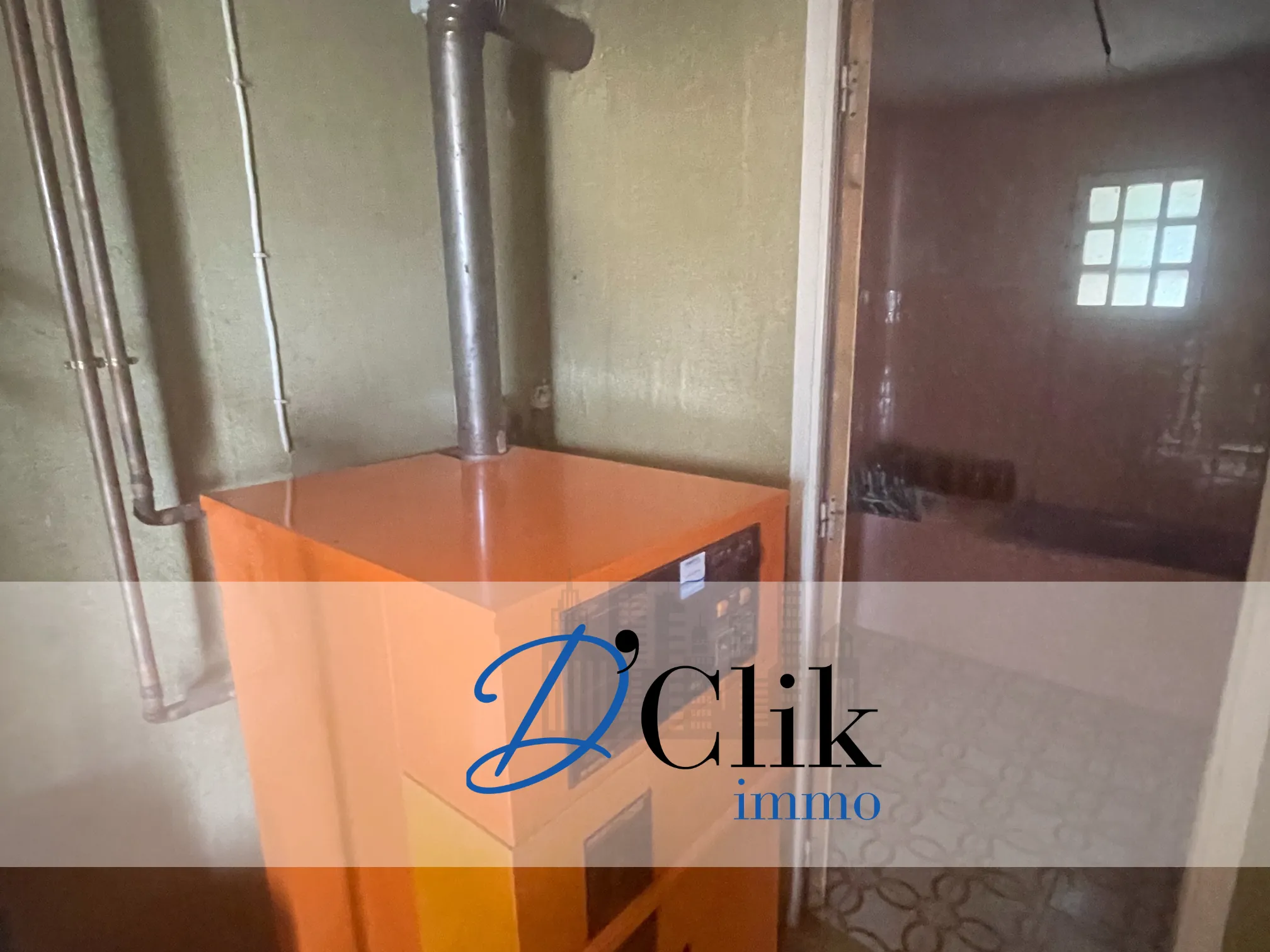 Maison en pierre à rénover de 117 m² à Genest Saint Isle avec terrasse et garage 