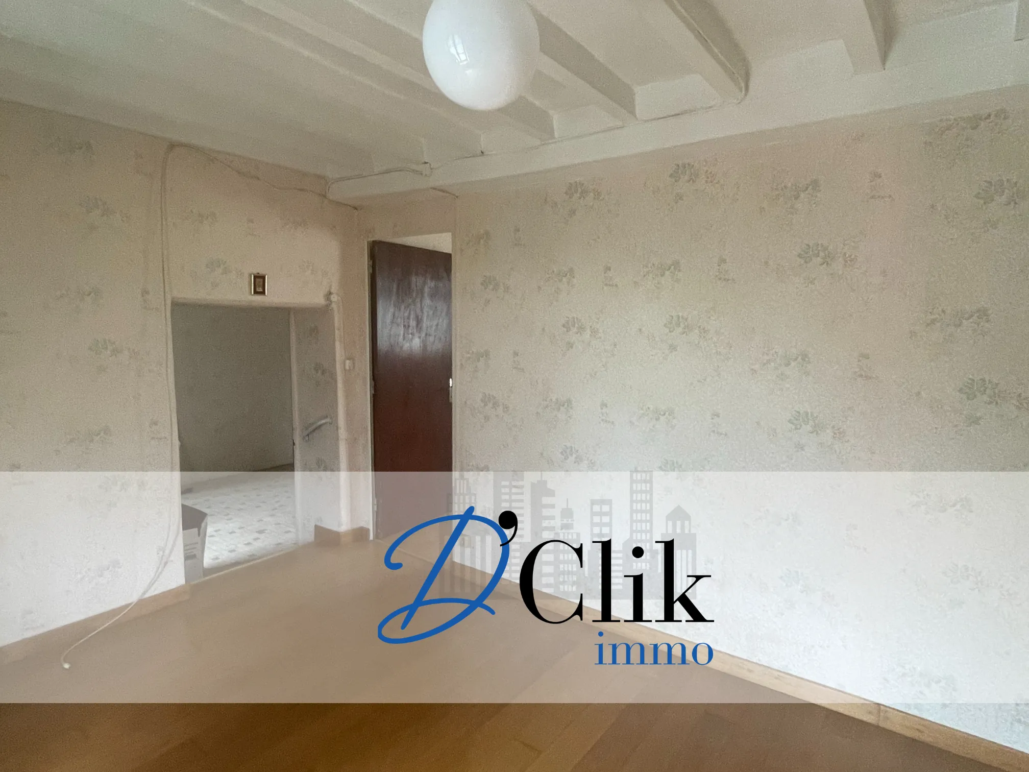 Maison en pierre à rénover de 117 m² à Genest Saint Isle avec terrasse et garage 