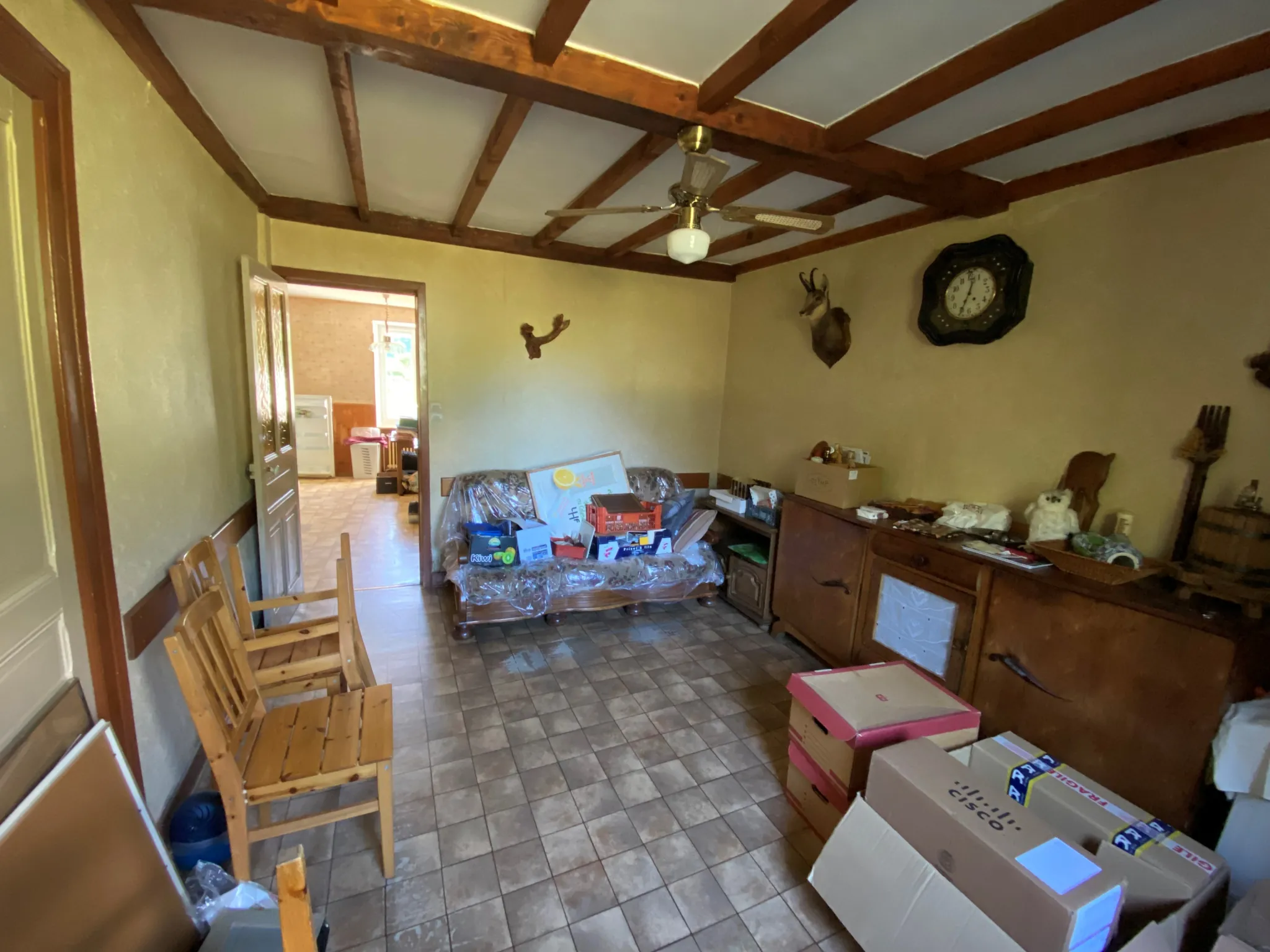 Maison mitoyenne à rénover en plein centre de Sainte-Marie-de-Cuines 