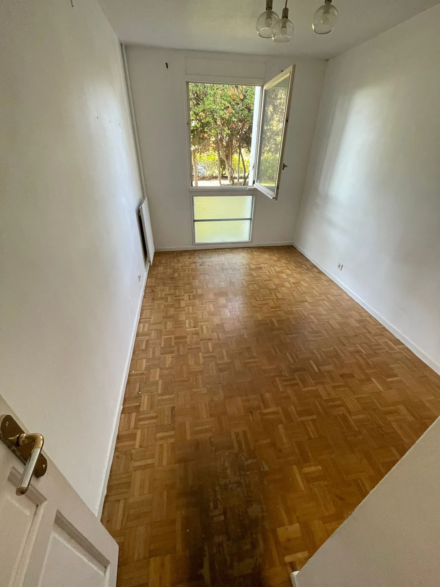 Appartement 3 pièces avec terrasse et parking à Marseille - Résidence sécurisée avec piscine 