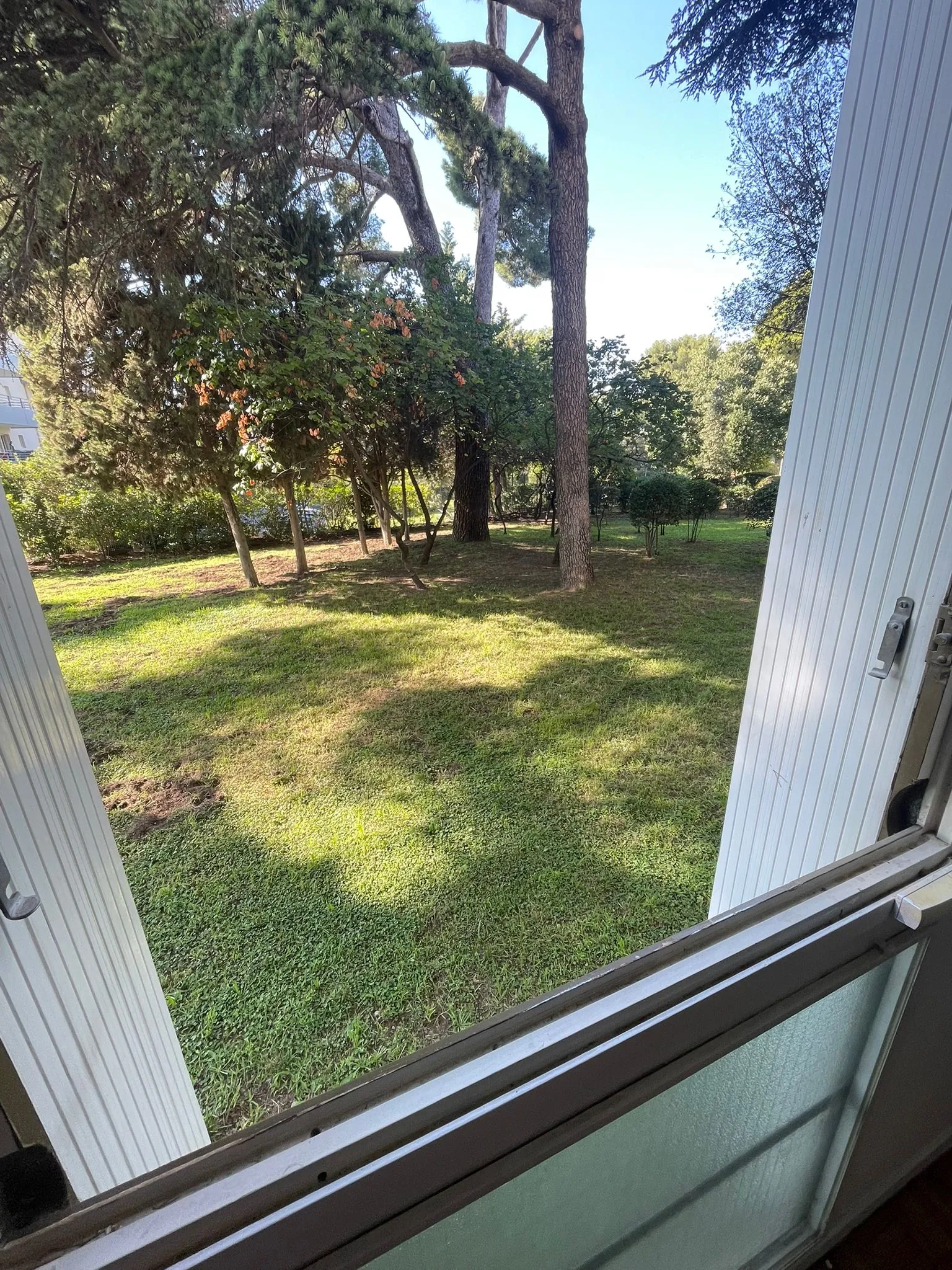 Appartement 3 pièces à Marseille avec terrasse, parking et piscine dans résidence sécurisée 