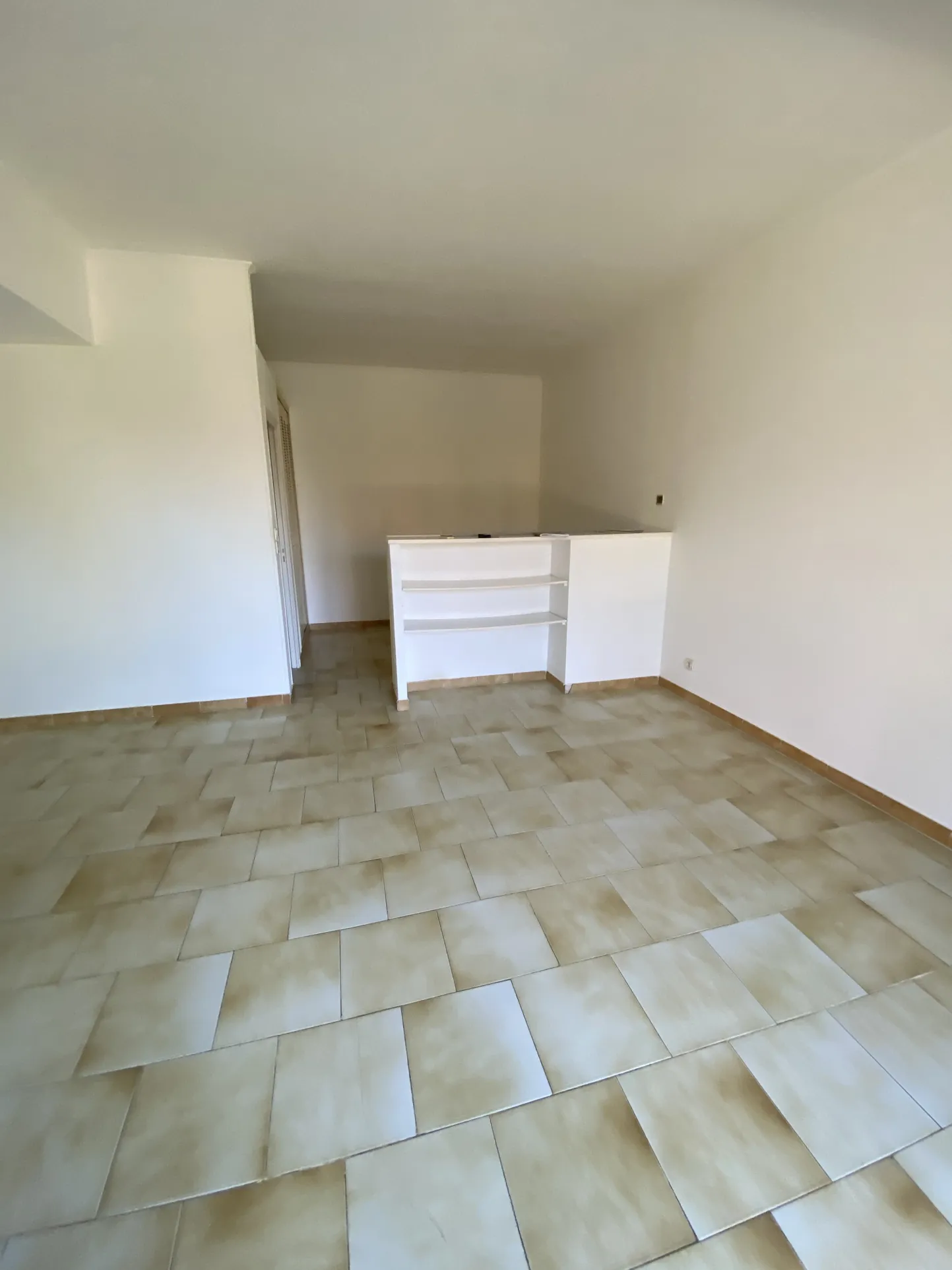 Studio de 31 m² avec terrasse à Solenzara, au centre du village 