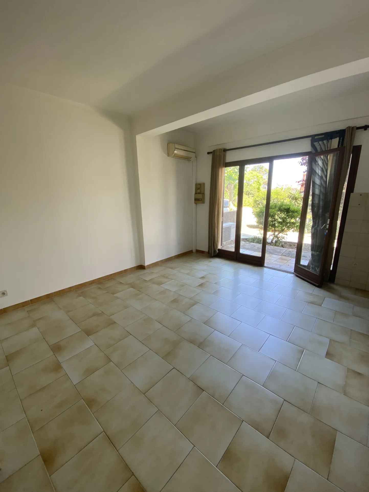 Studio de 31 m² avec terrasse à Solenzara, au centre du village 