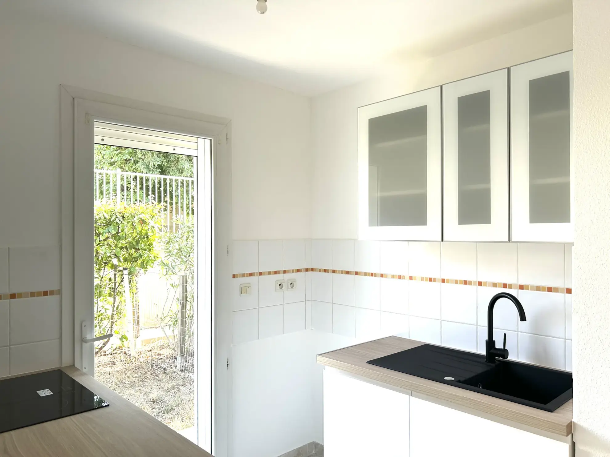 Appartement T2 avec jardin et parking à Nîmes - Résidence sécurisée 