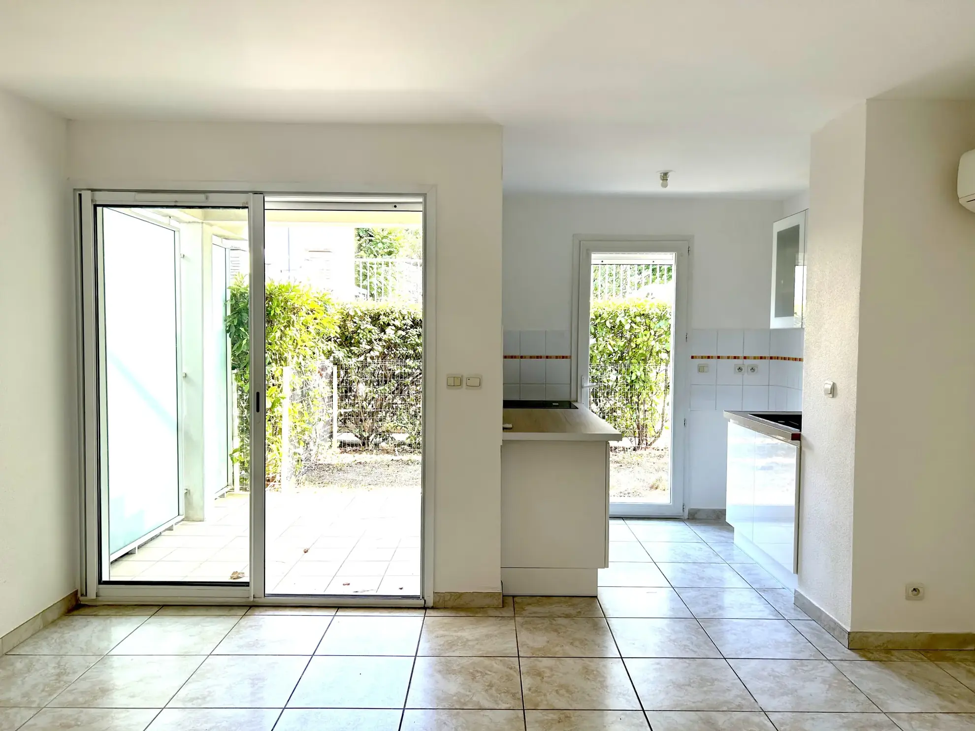 Appartement T2 avec jardin et parking à Nîmes - Résidence sécurisée 