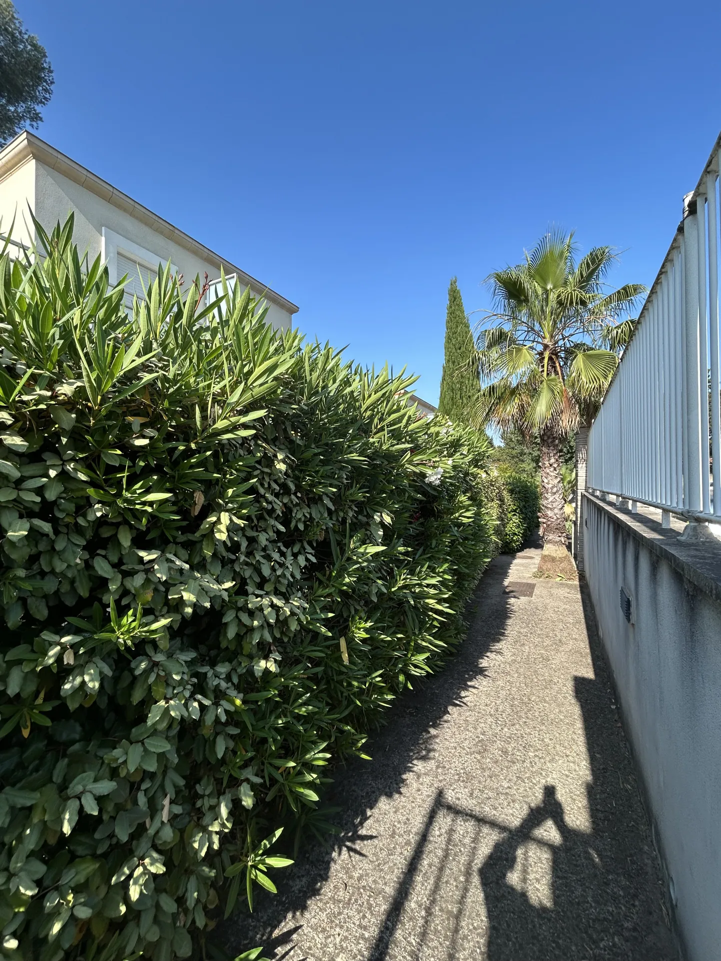 Appartement T2 avec jardin et parking à Nîmes - Résidence sécurisée 