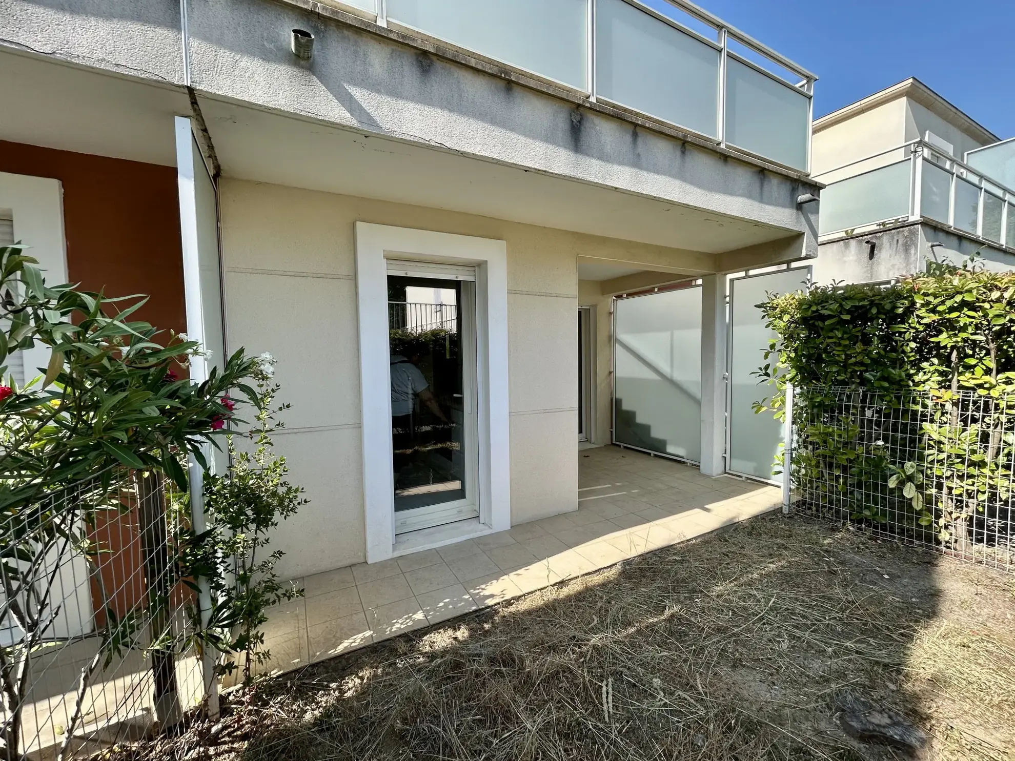Appartement T2 avec jardin et parking à Nîmes - Résidence sécurisée 