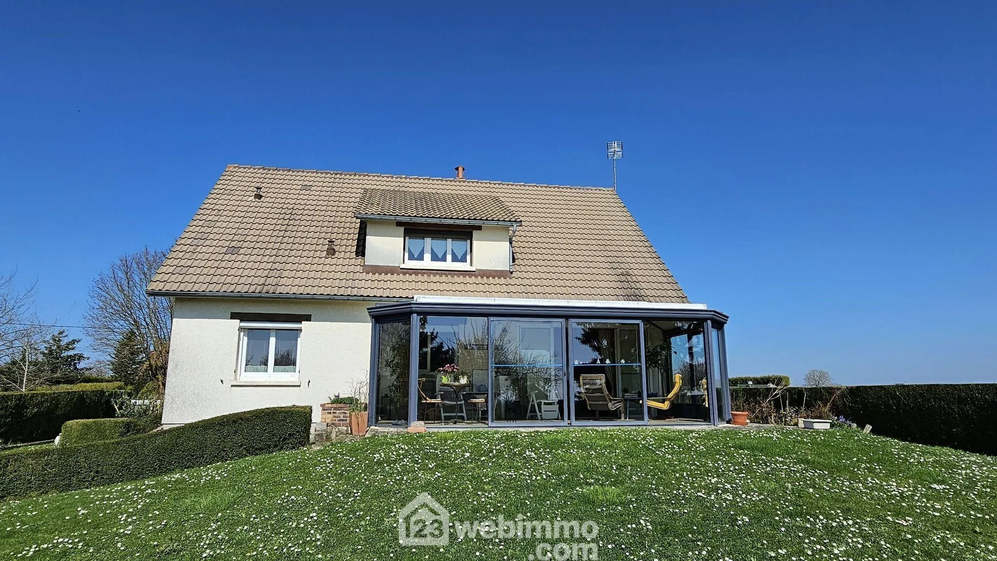 Maison spacieuse de 169 m² avec jardin à Orville - idéal famille et nature 