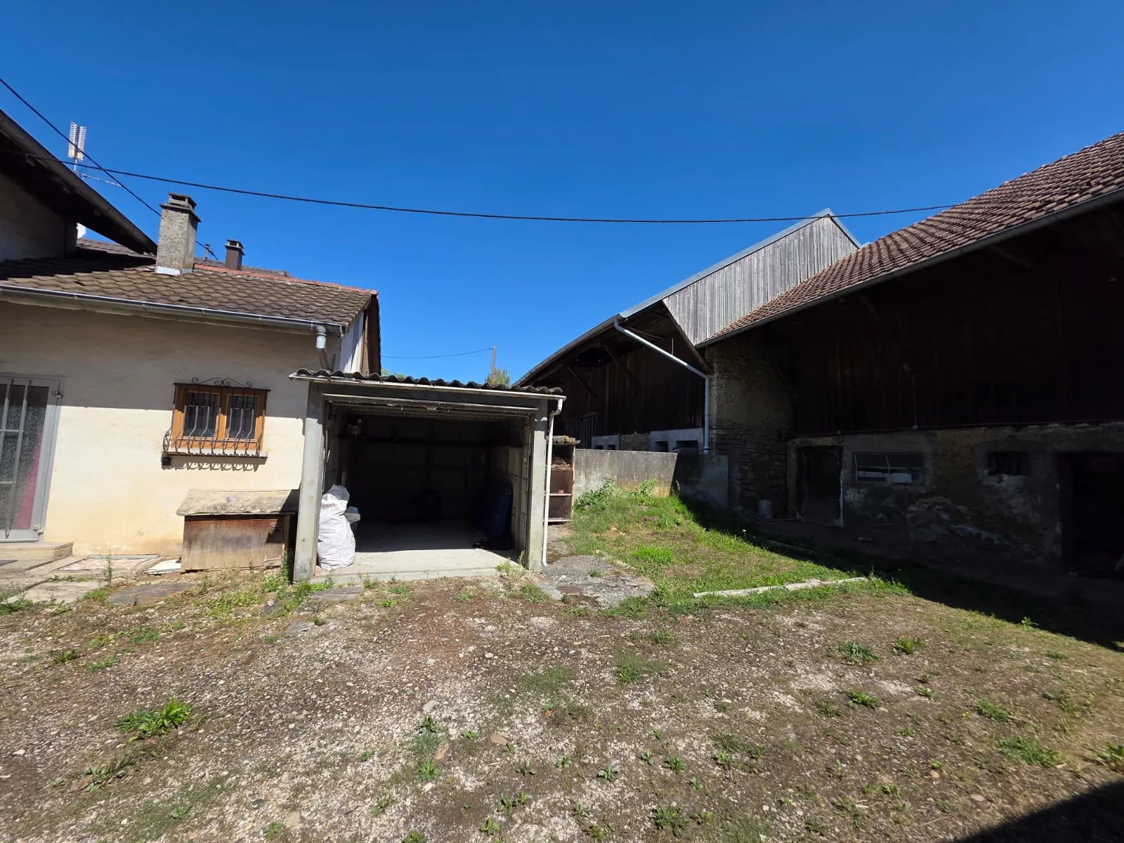 Maison de village à rénover avec dépendance à Hirtzbach, 102 m², terrain 8,49 ares 