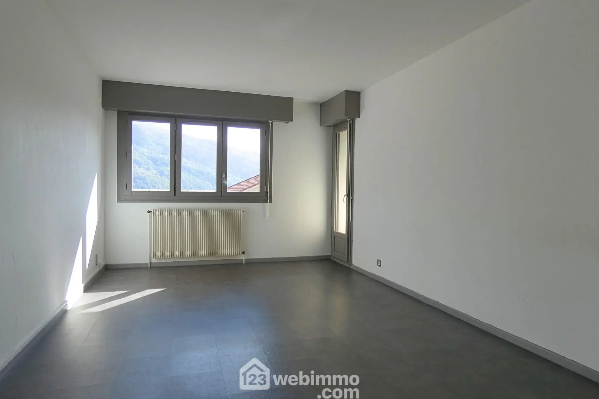 Appartement T4 à vendre à Ugine avec balcons, garage et cave 
