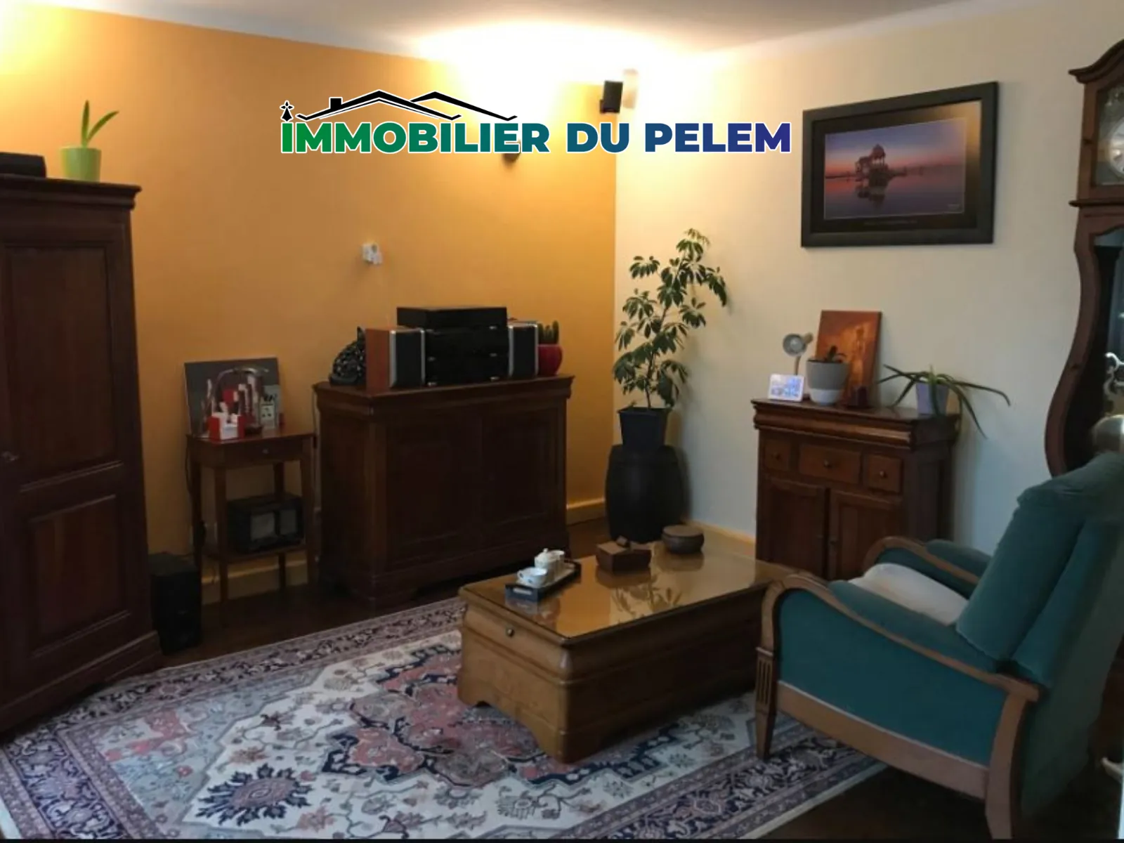 A vendre maison de ville à Saint-Nicolas du Pélem - 65m², deux chambres, charme et confort 