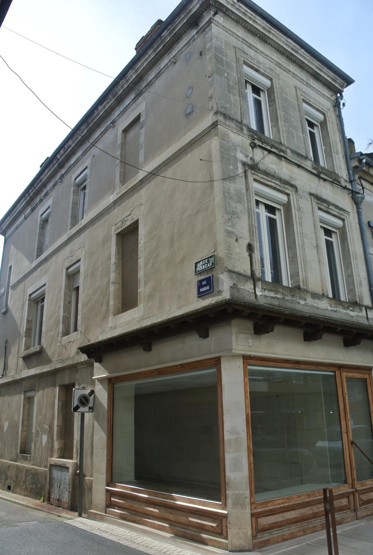 Investissement immobilier à Marmande avec local commercial et appartements loués 