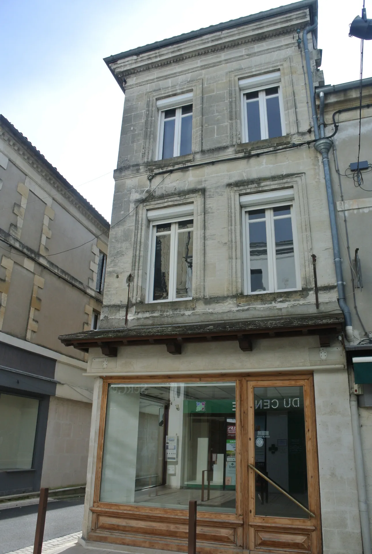Investissement immobilier à Marmande avec local commercial et appartements loués 