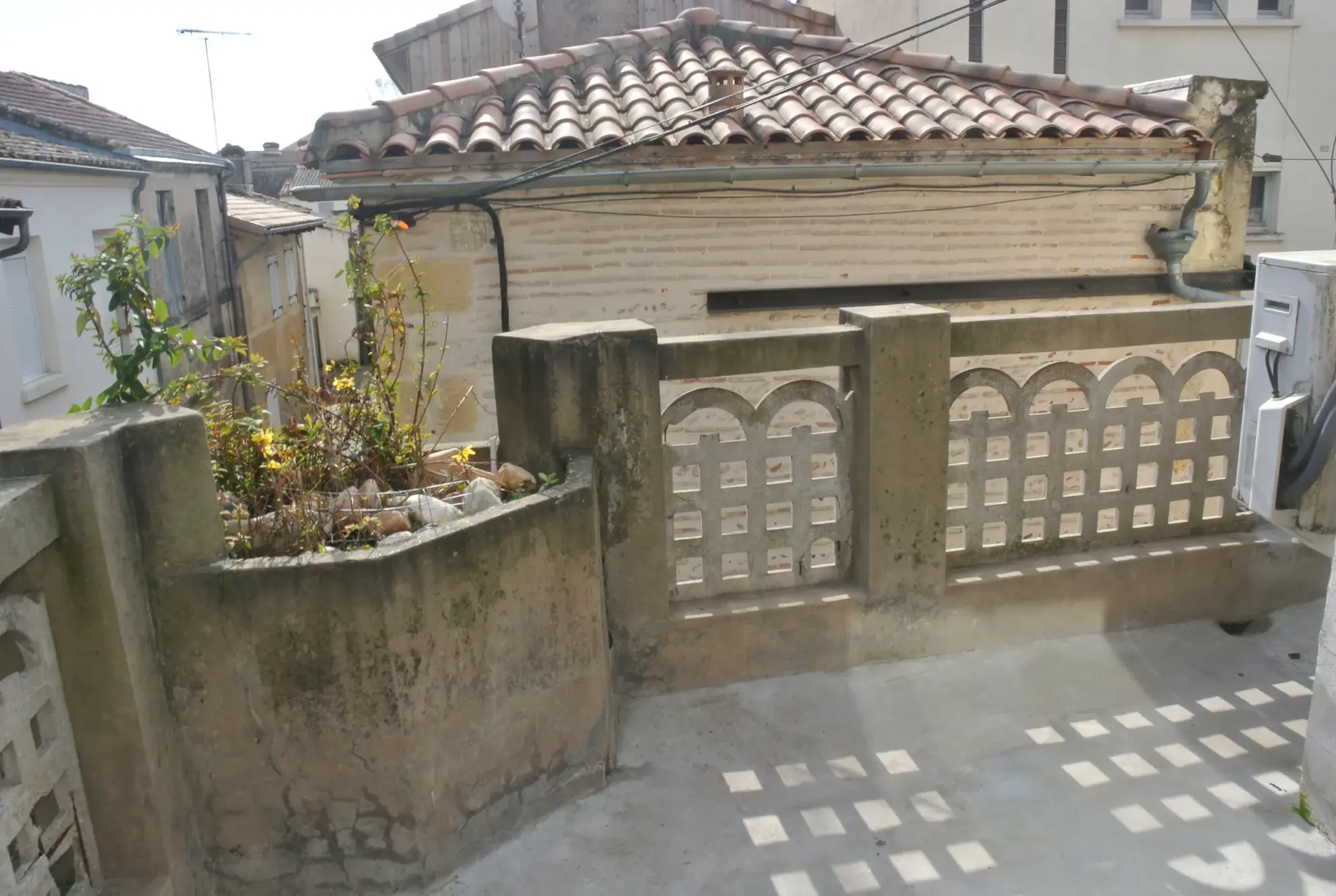 Investissement immobilier à Marmande avec local commercial et appartements loués 