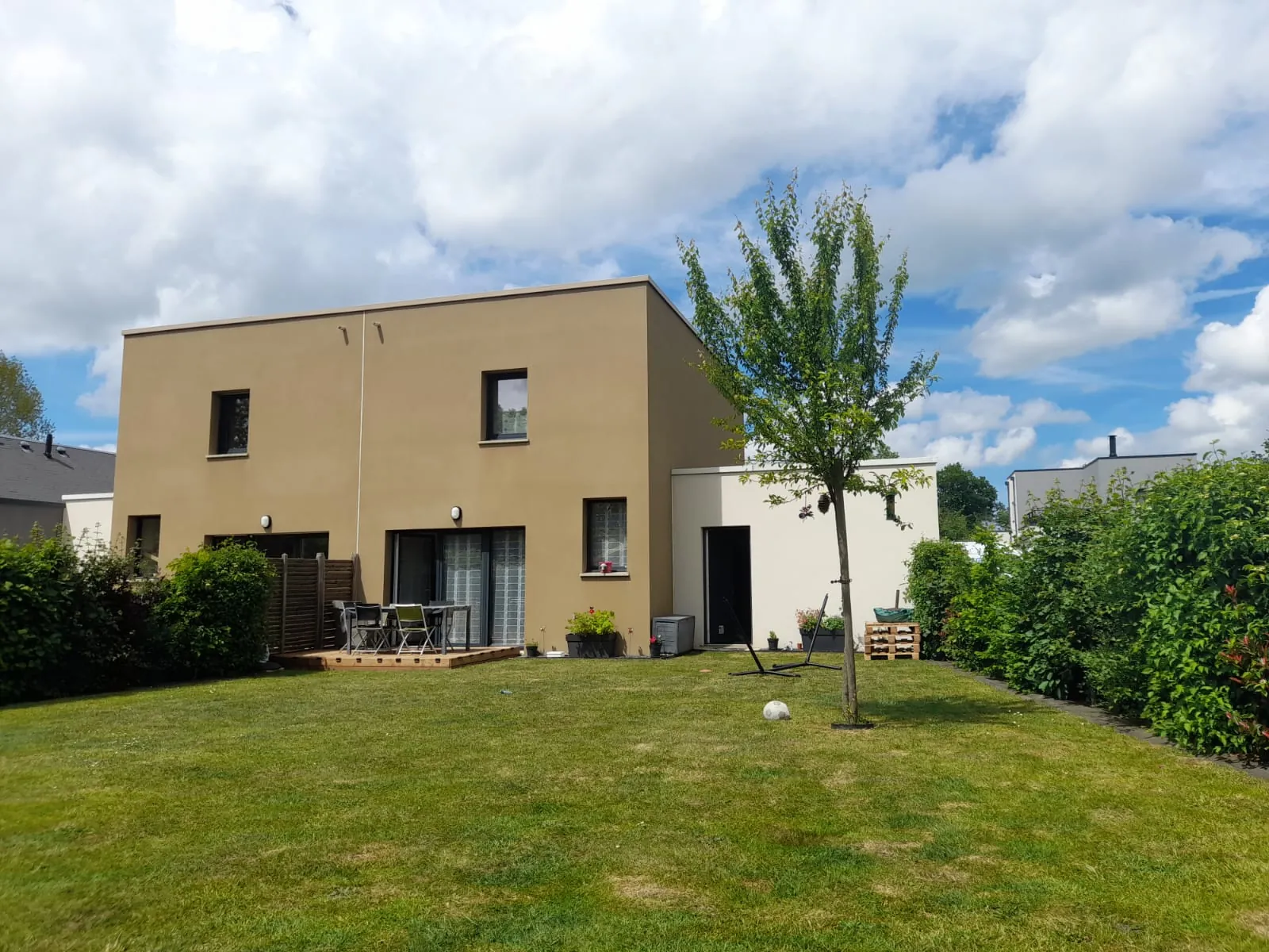 Maison à vendre à Mouen – 3 chambres, état neuf, secteur calme et lumineux 