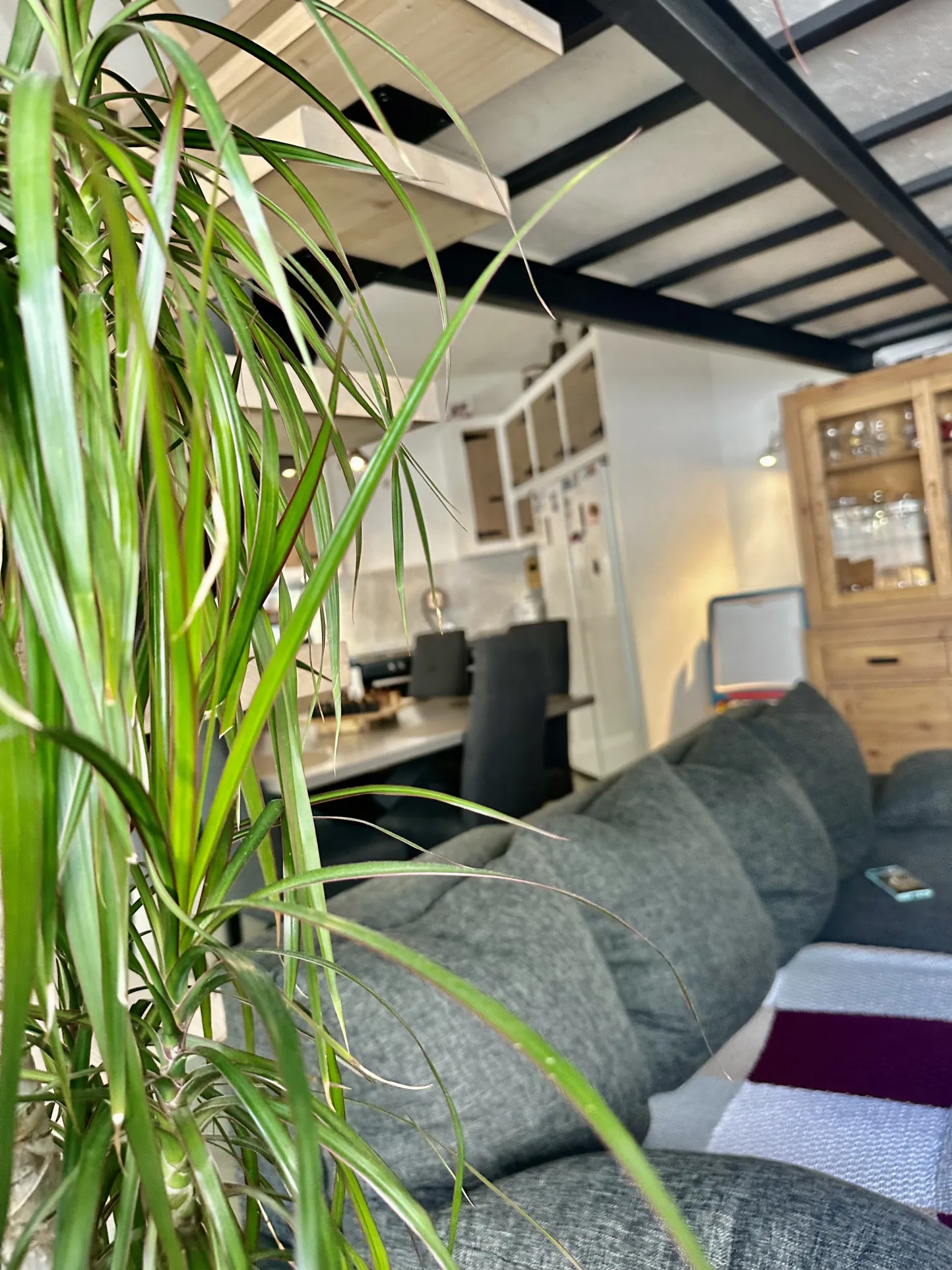 Appartement T4 rénové à Alès proche de la gare – Spacieux et moderne 