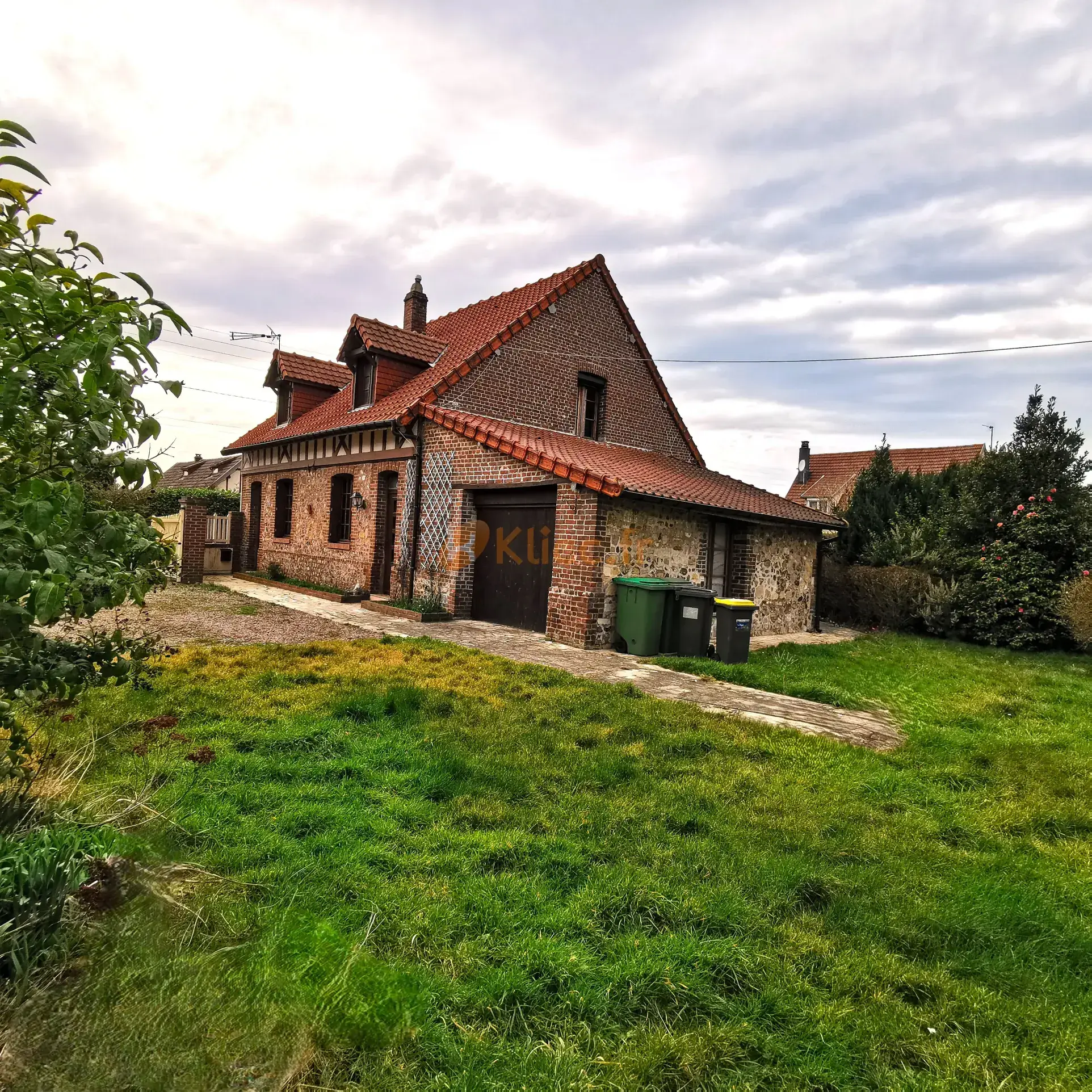 Charmante maison familiale avec grand jardin à Dieppe – 162 m² à moderniser 