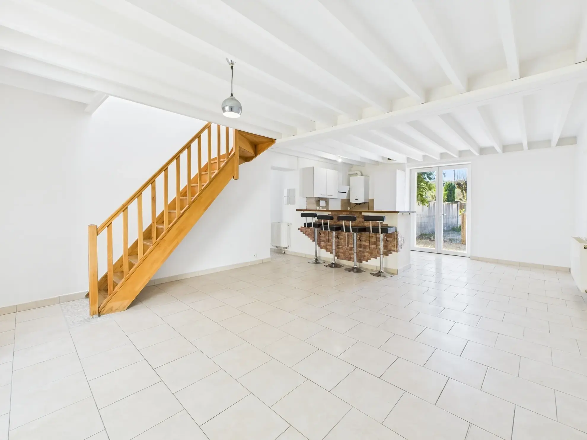 Maison rénovée de 88 m² avec 3 chambres et terrasse proche Nemours et Fontainebleau 