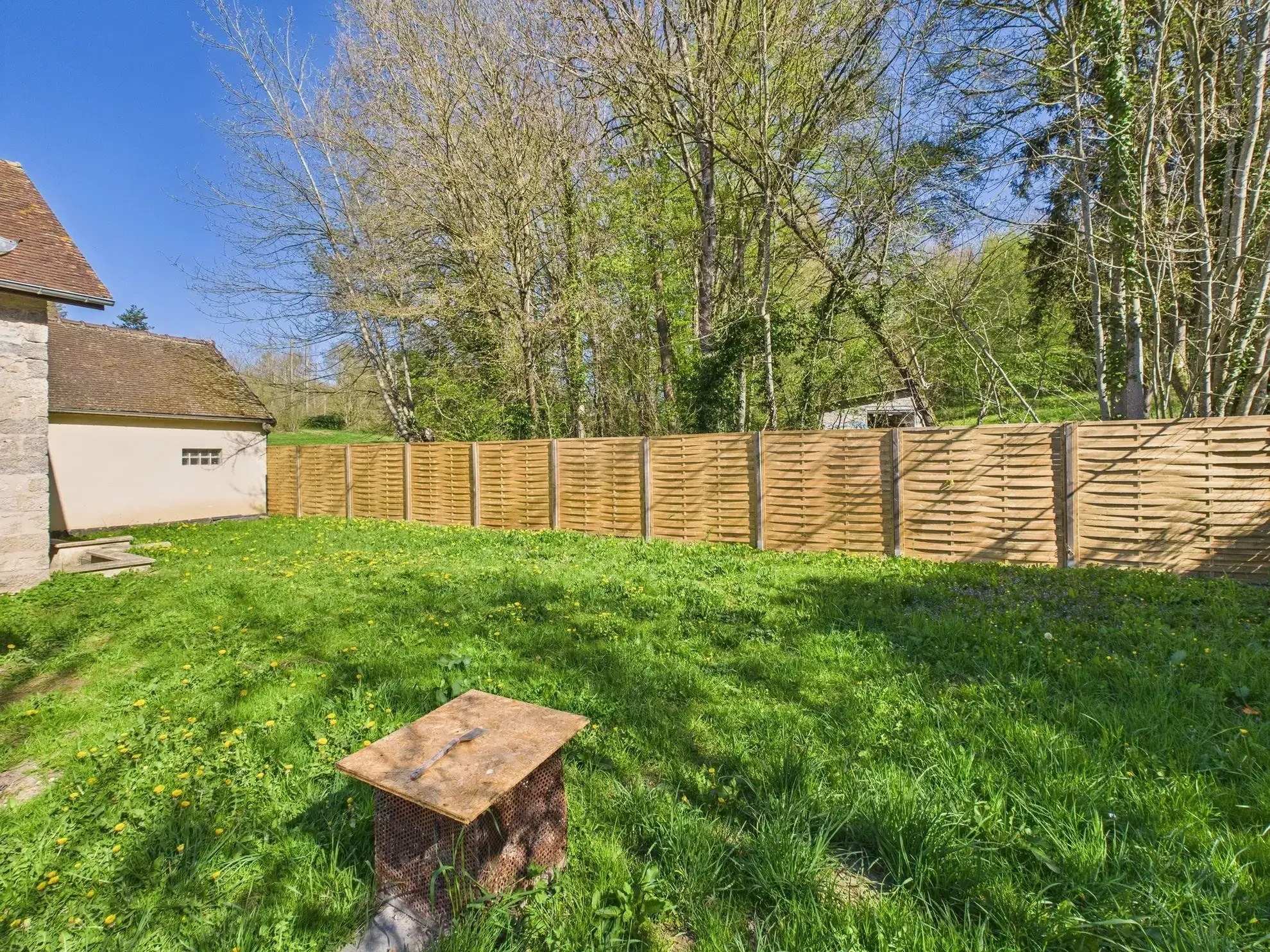 Maison rénovée de 88 m² avec 3 chambres et terrasse proche Nemours et Fontainebleau 