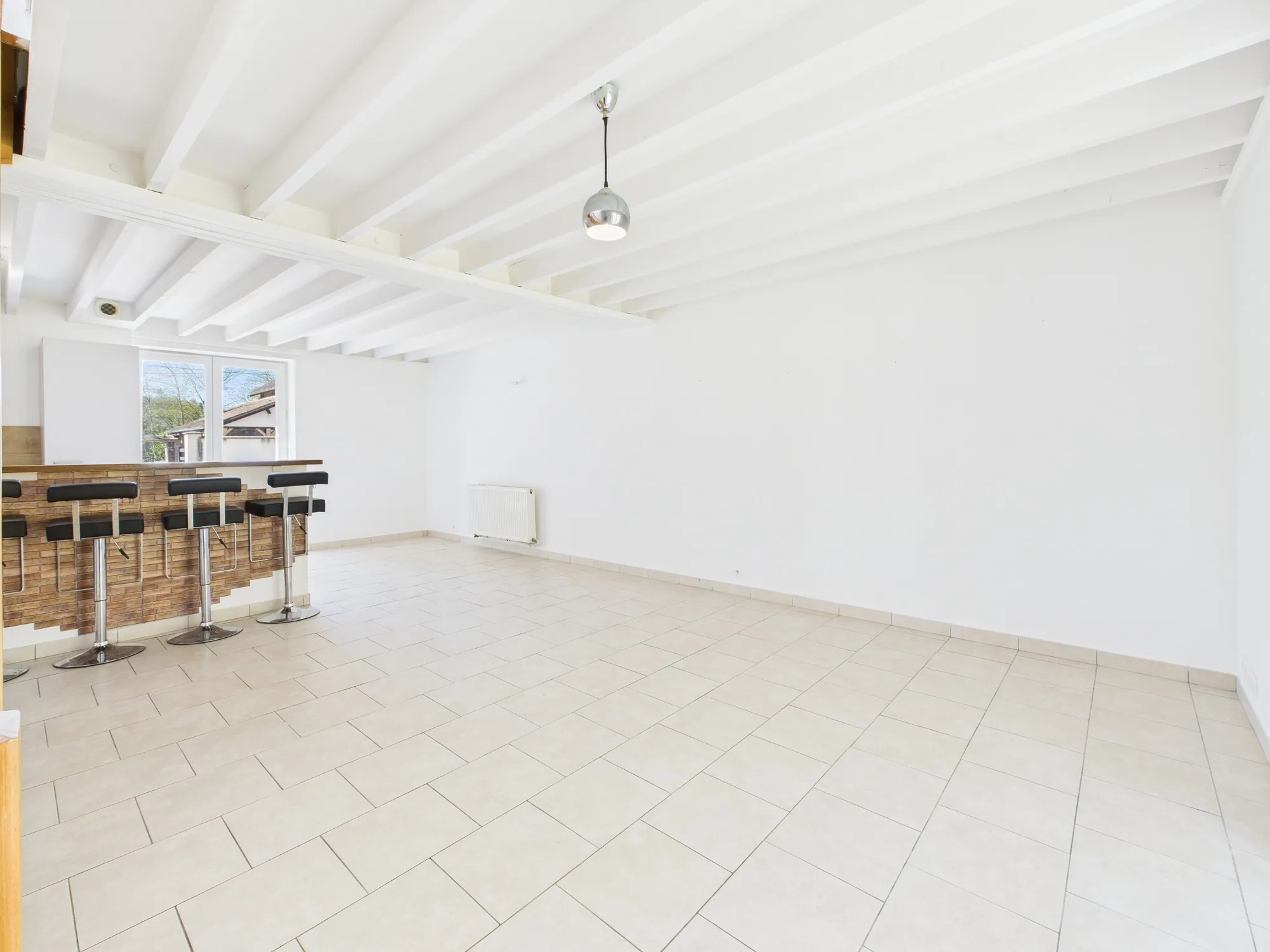 Maison rénovée de 88 m² avec 3 chambres et terrasse proche Nemours et Fontainebleau 