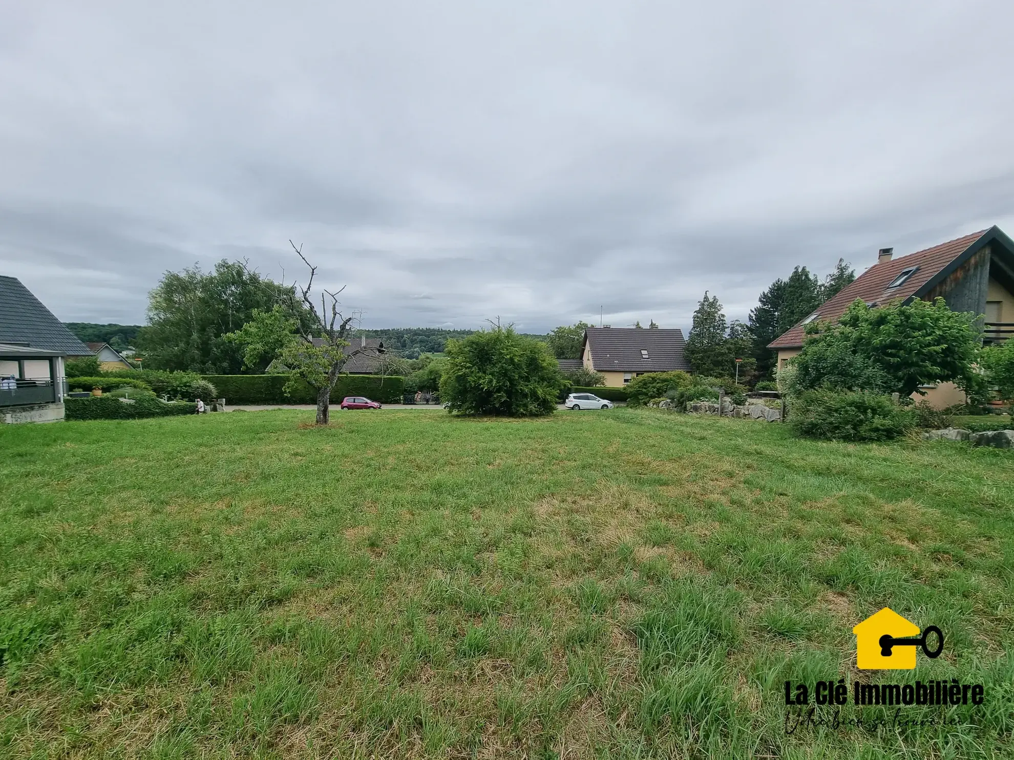 Terrain constructible viabilisé à HIRSINGUE, Sundgau, idéal pour votre projet de maison 
