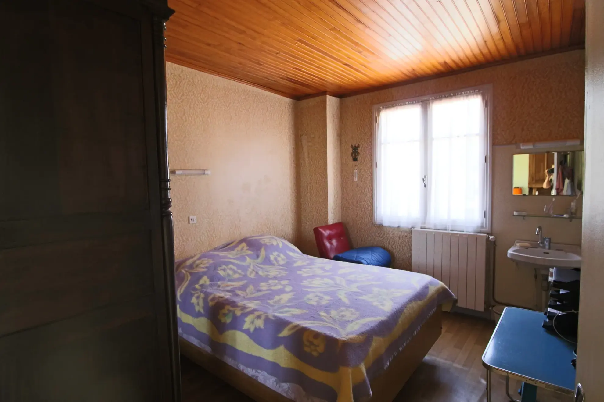 Maison en pierre à rénover avec grand jardin à Puy-l’Évêque 