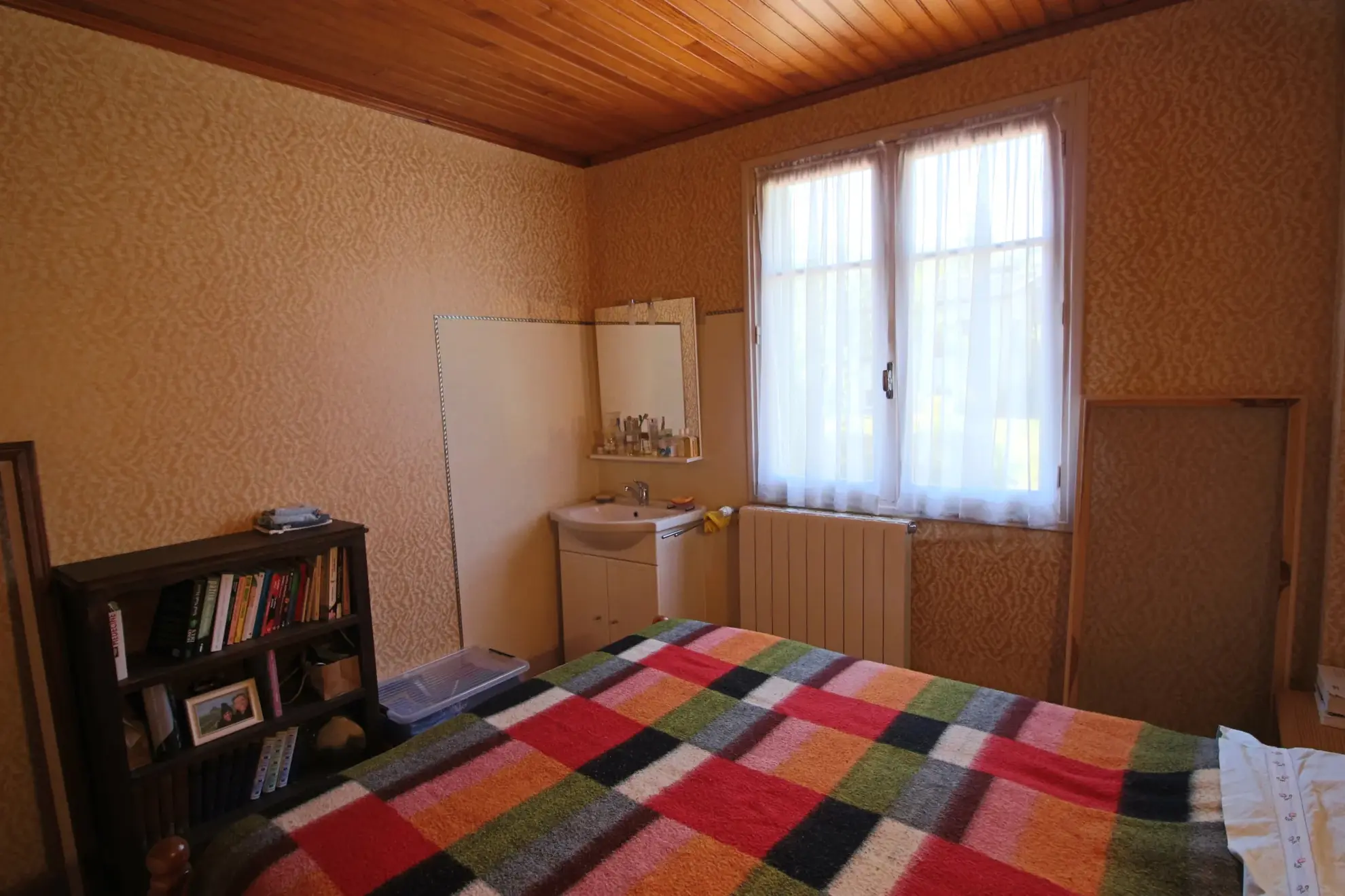 Maison en pierre à rénover avec grand jardin à Puy-l’Évêque 