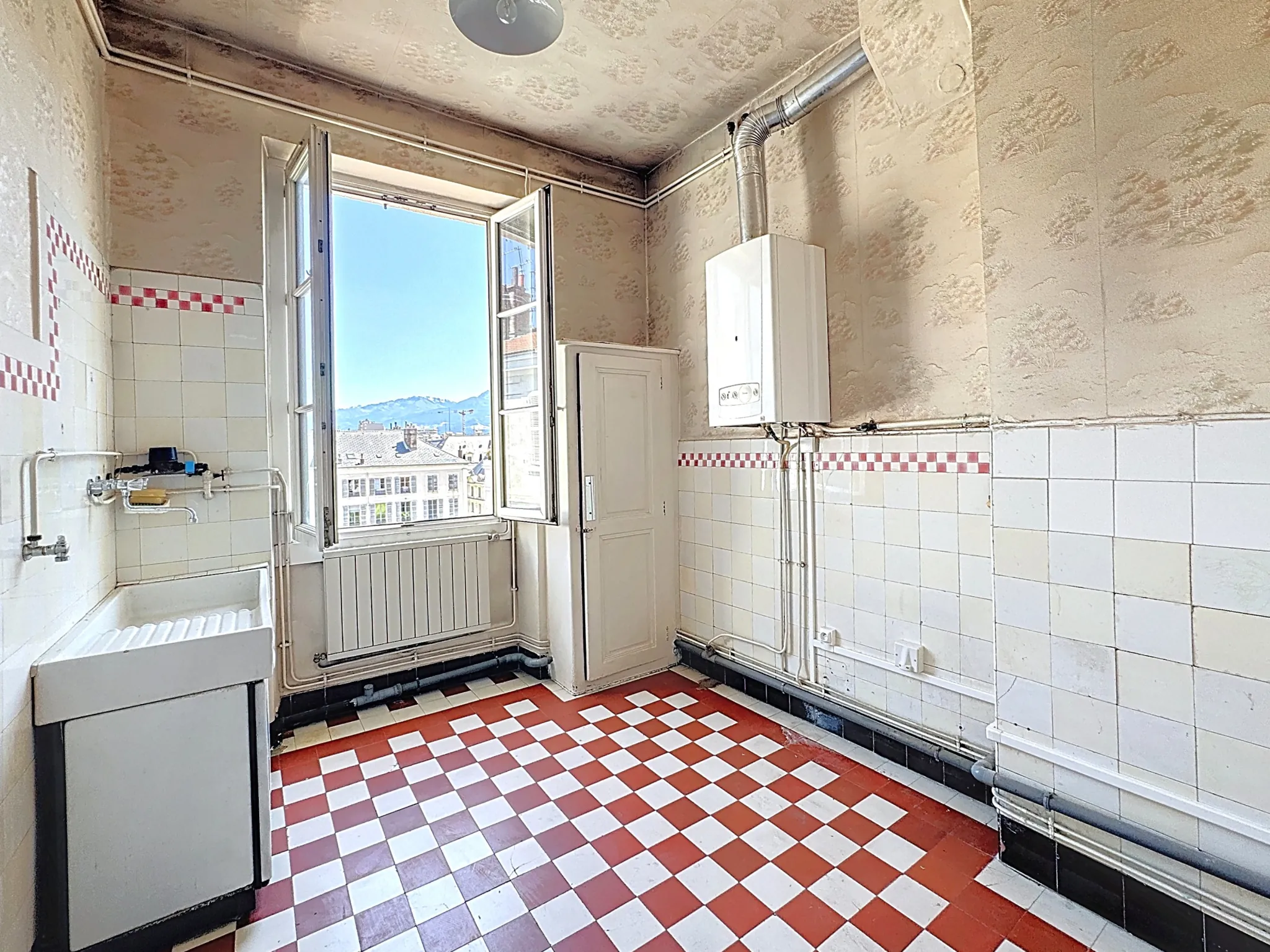 Appartement T3 lumineux et charmant au dernier étage à Grenoble, vue sur Belledonne 