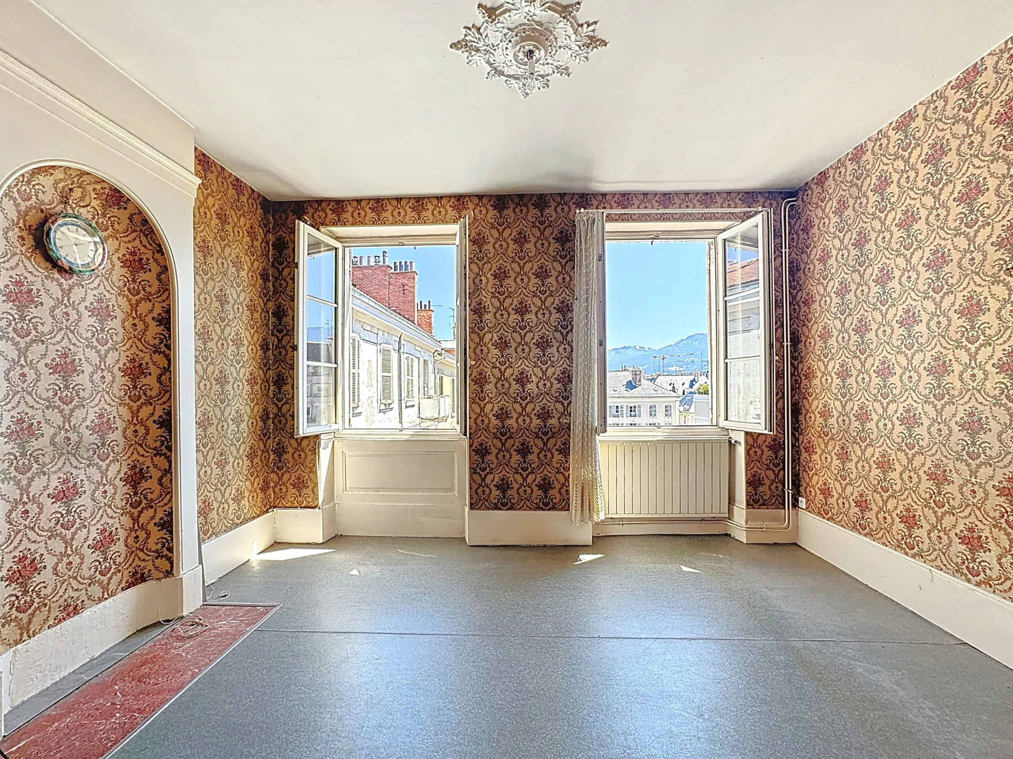 Appartement T3 lumineux et charmant au dernier étage à Grenoble, vue sur Belledonne 