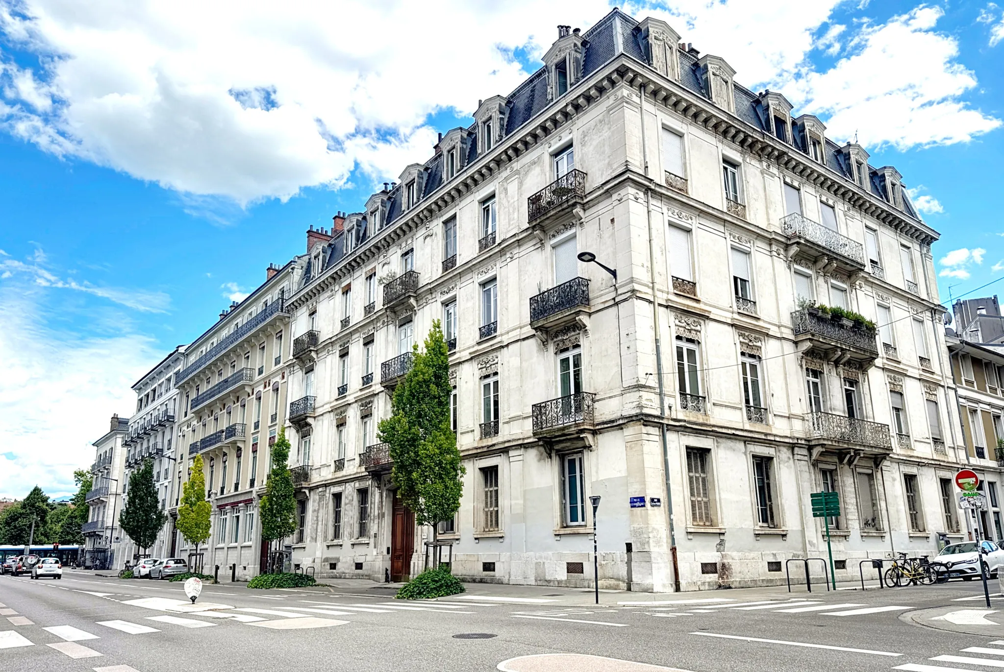 Appartement T3 lumineux et charmant au dernier étage à Grenoble, vue sur Belledonne