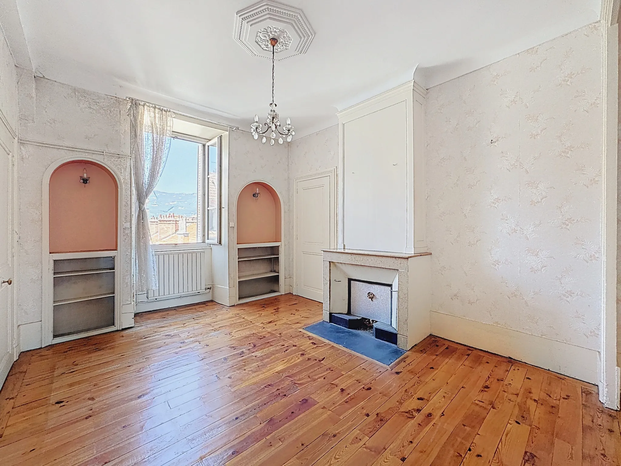 Appartement T3 lumineux et charmant au dernier étage à Grenoble, vue sur Belledonne 