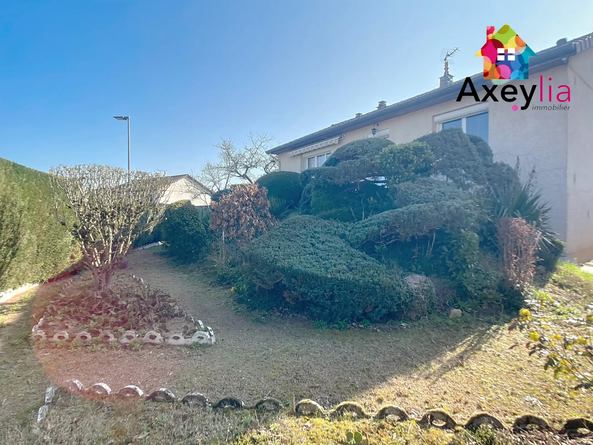 Maison à vendre à Mably avec jardin, garage et 2 chambres, secteur calme