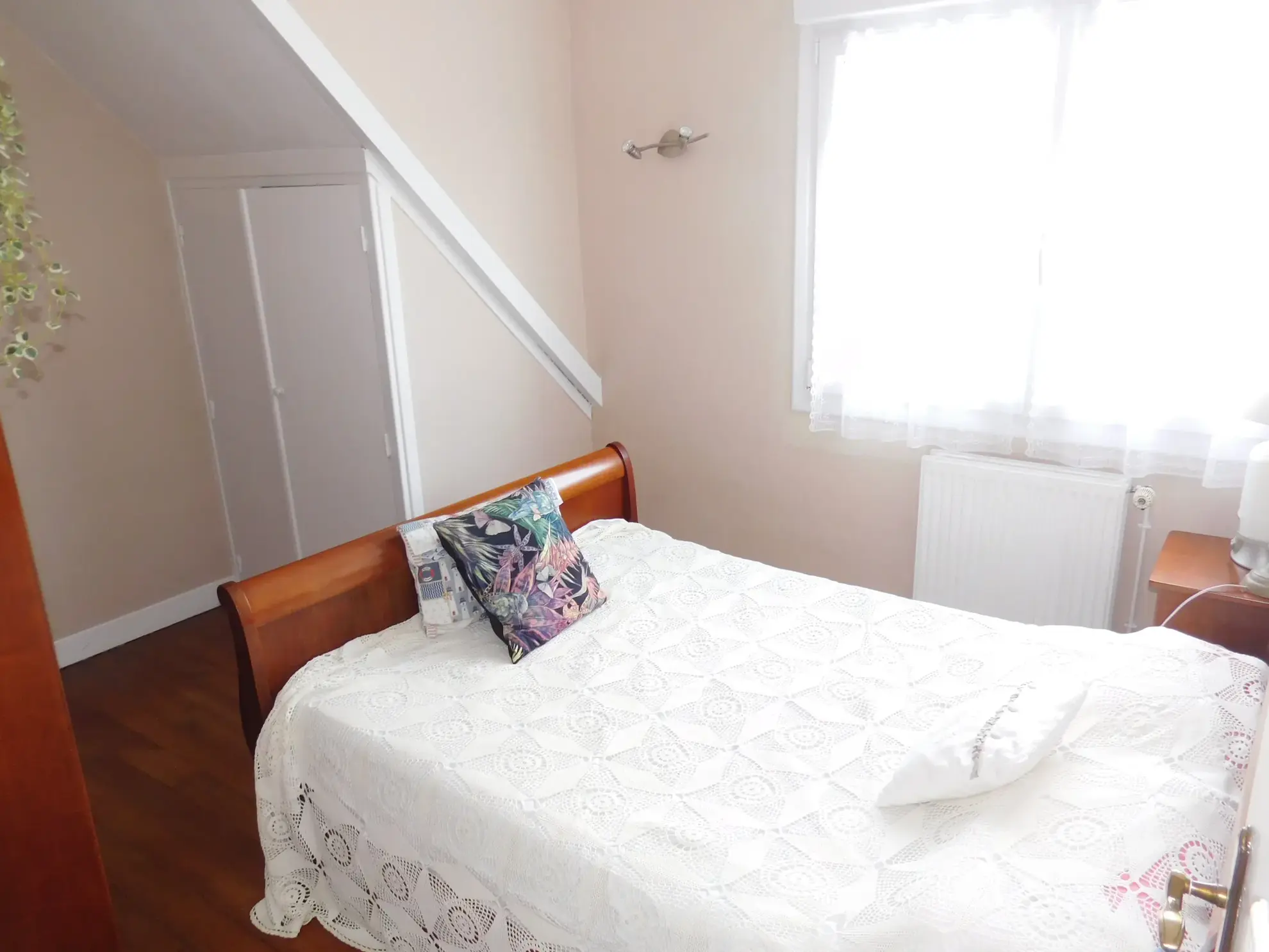 Maison individuelle rénovée à Henin Beaumont avec garage et parking - Proche Zone commerciale 