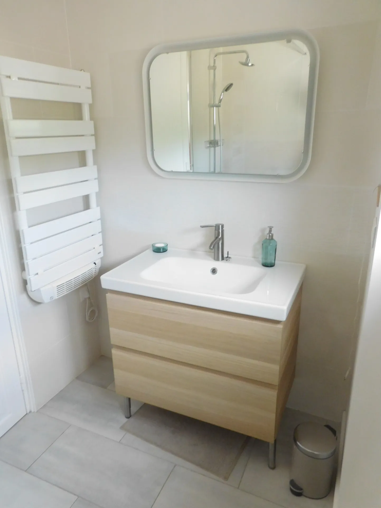 Maison individuelle rénovée à Henin Beaumont avec garage et parking - Proche Zone commerciale 