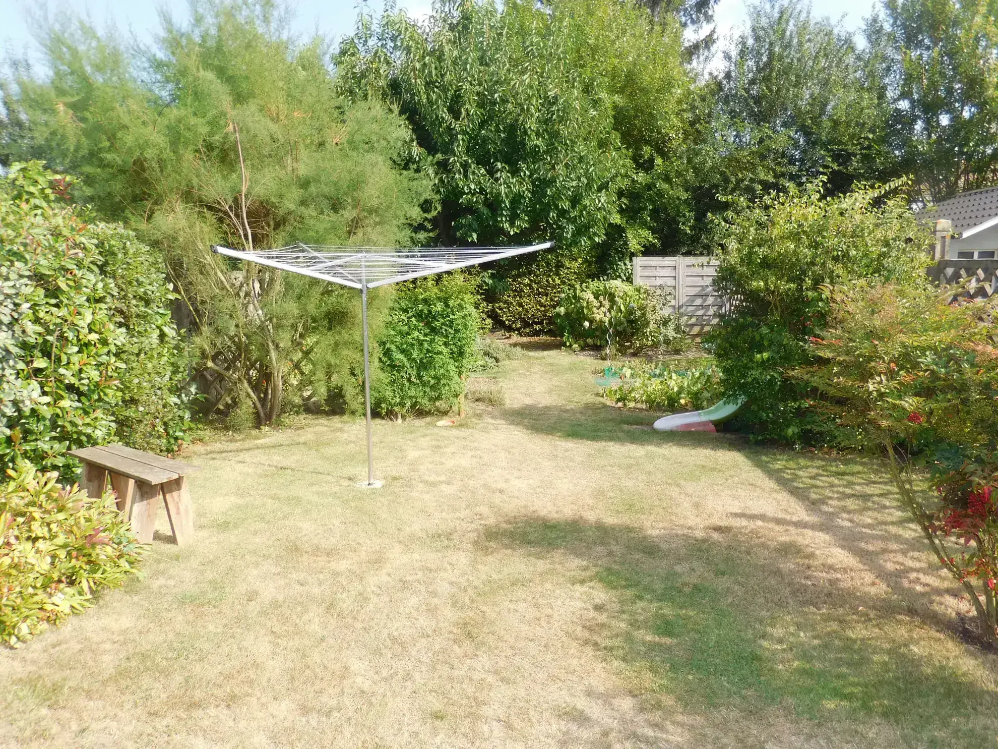 Maison individuelle rénovée à Henin Beaumont avec garage et parking - Proche Zone commerciale 