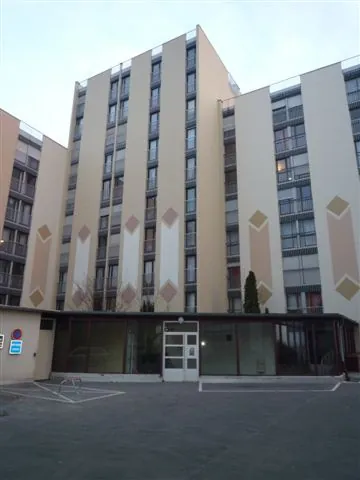 Grand appartement T5 à Nancy Gare Jean-Jaurès avec parking et balcon