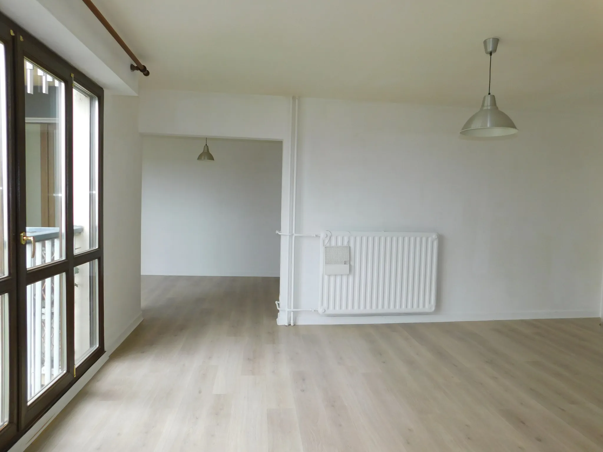 Grand appartement T5 à Nancy Gare Jean-Jaurès avec parking et balcon 