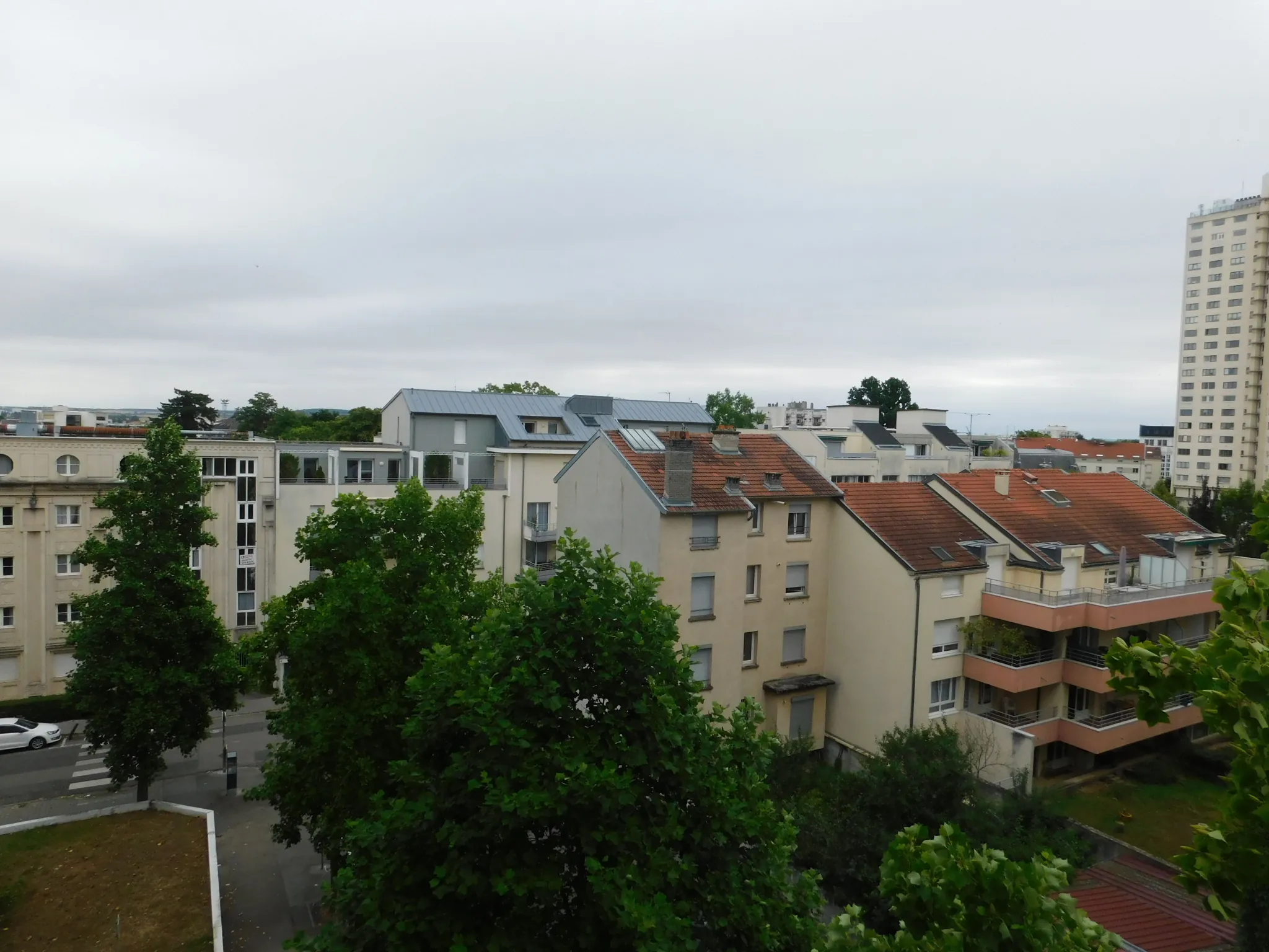 Grand appartement T5 à Nancy Gare Jean-Jaurès avec parking et balcon 