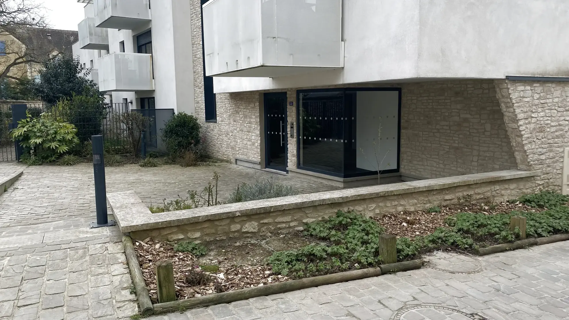 Appartement T2 avec terrasse, jardin et parking sécurisé à Le Chesnay Rocquencourt 