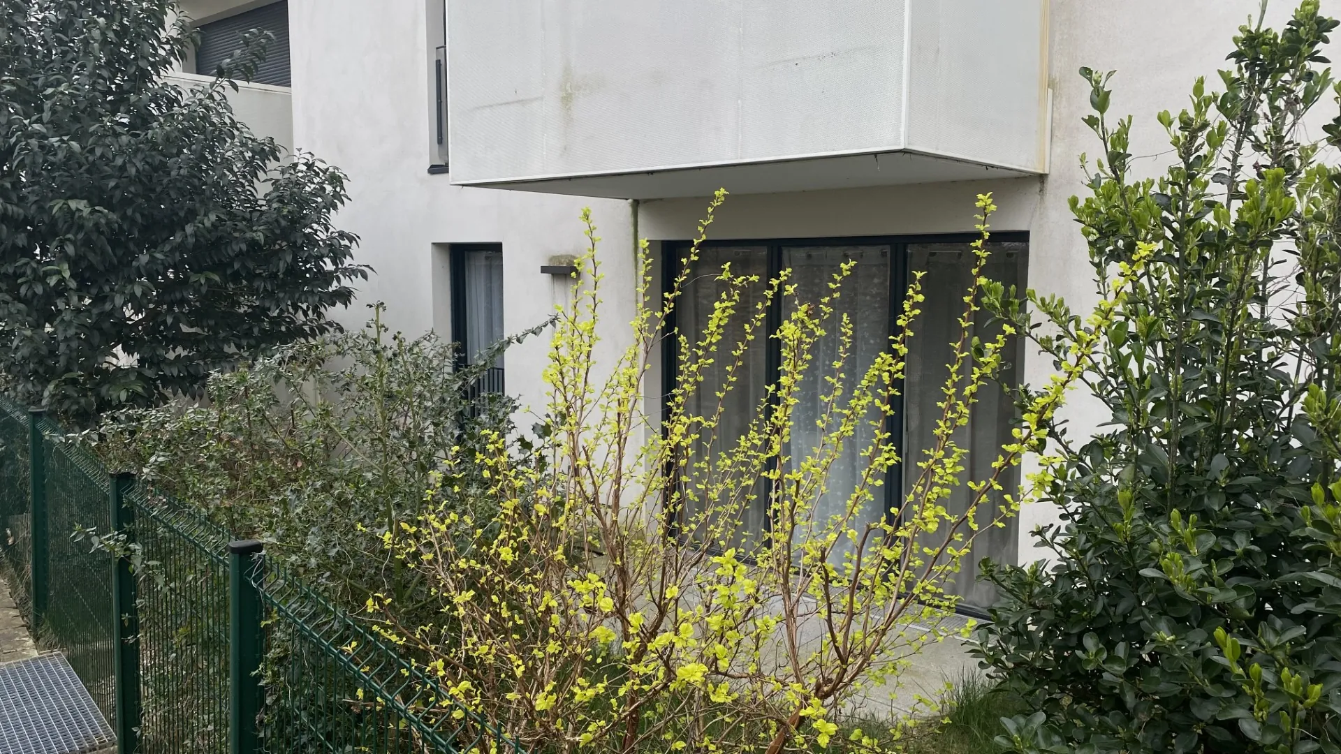 Appartement T2 avec terrasse, jardin et parking sécurisé à Le Chesnay Rocquencourt 