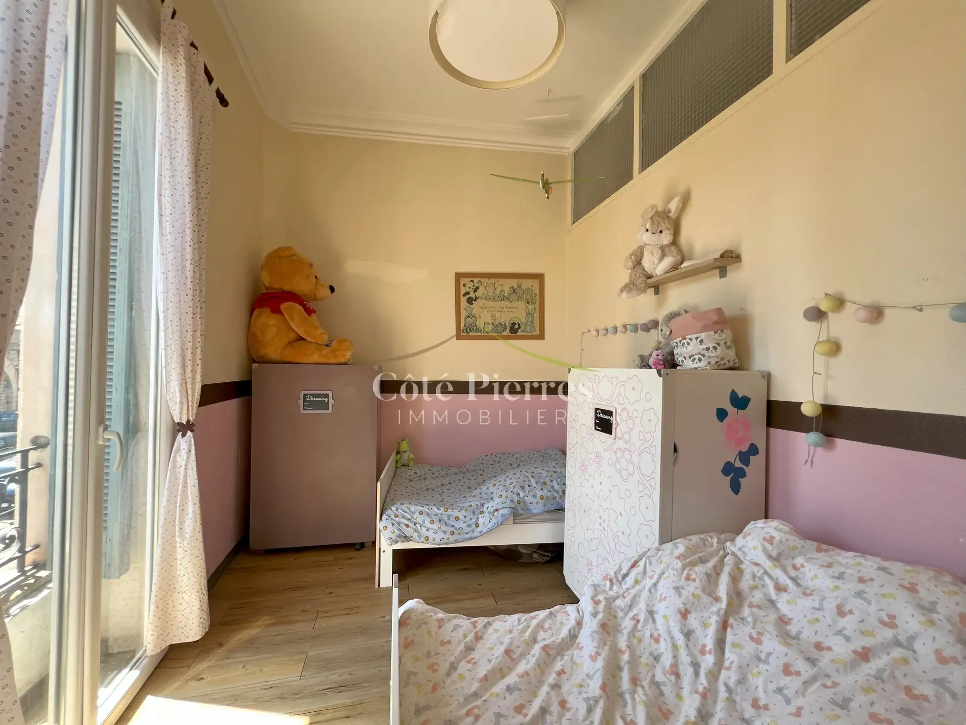 Appartement lumineux avec balcon et terrasse à Nîmes près de la gare 