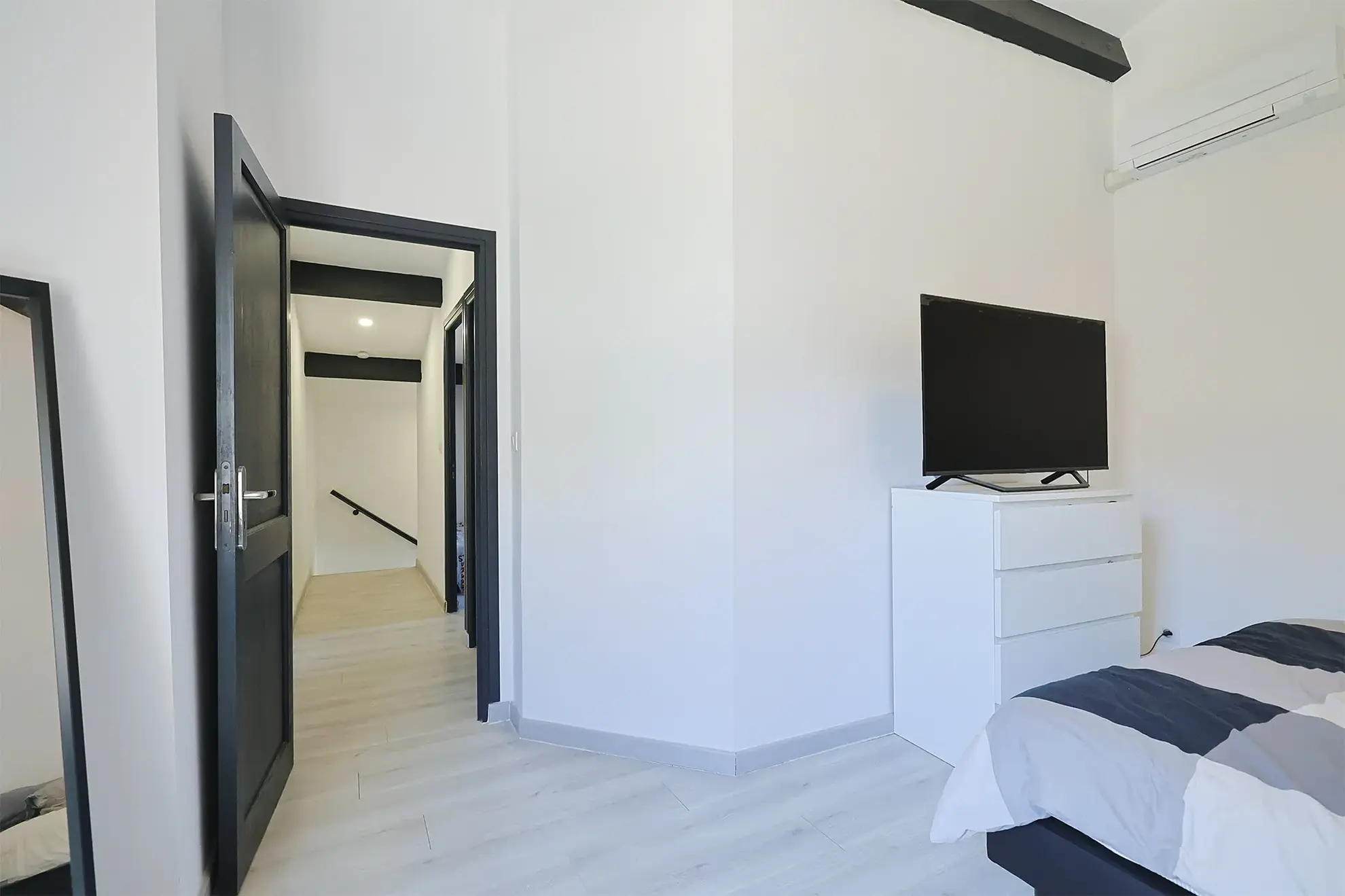 Maison de village rénovée de 62m² avec terrasse à Collobrières 