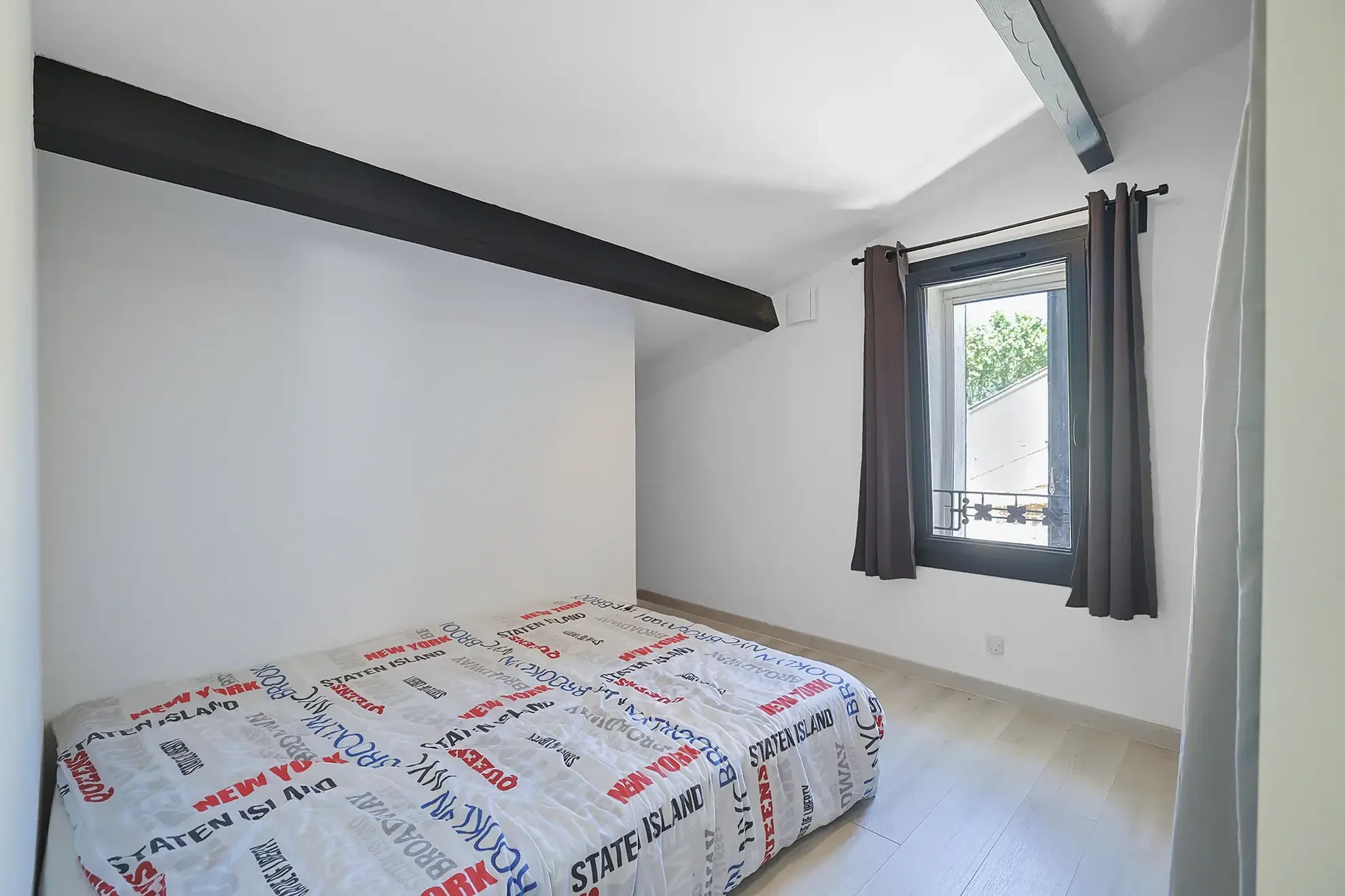 Maison de village rénovée de 62m² avec terrasse à Collobrières 